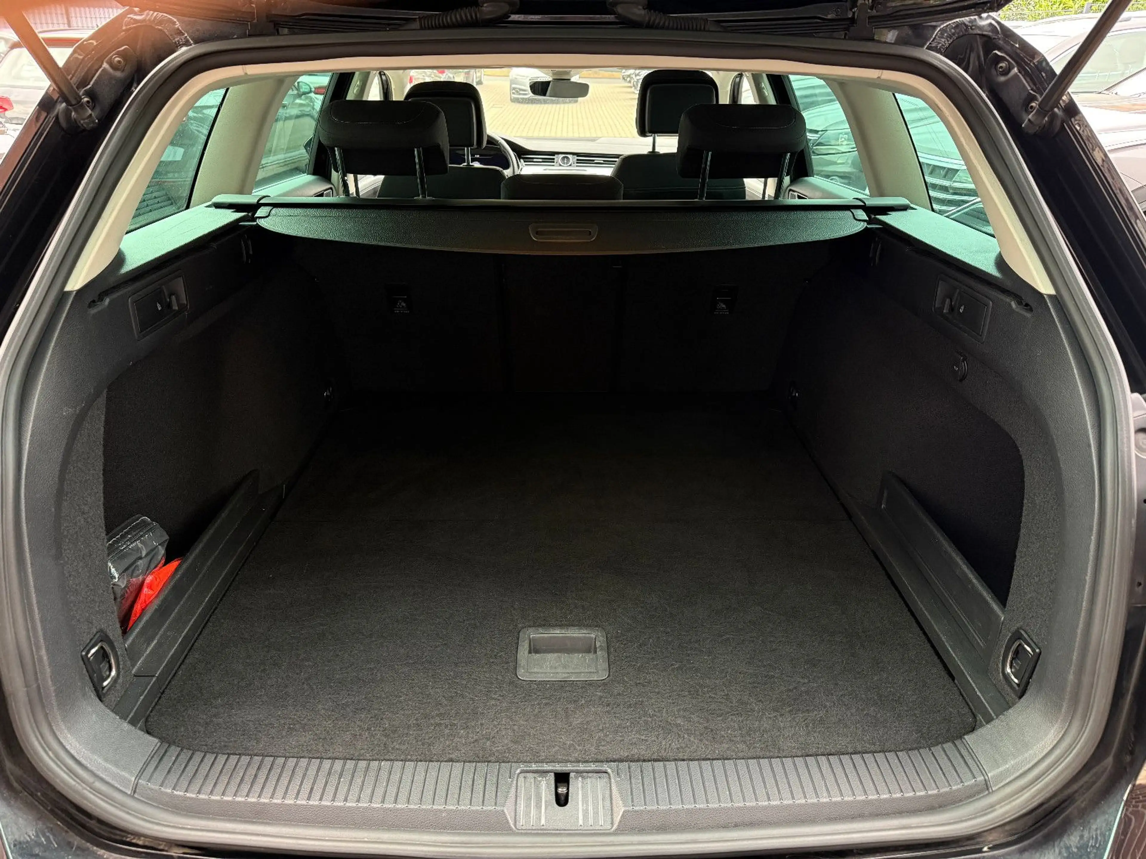 Volkswagen Passat Variant Passat Var. 1.4 TSI, Aut., LED, Navi, Digital T. — photo 11