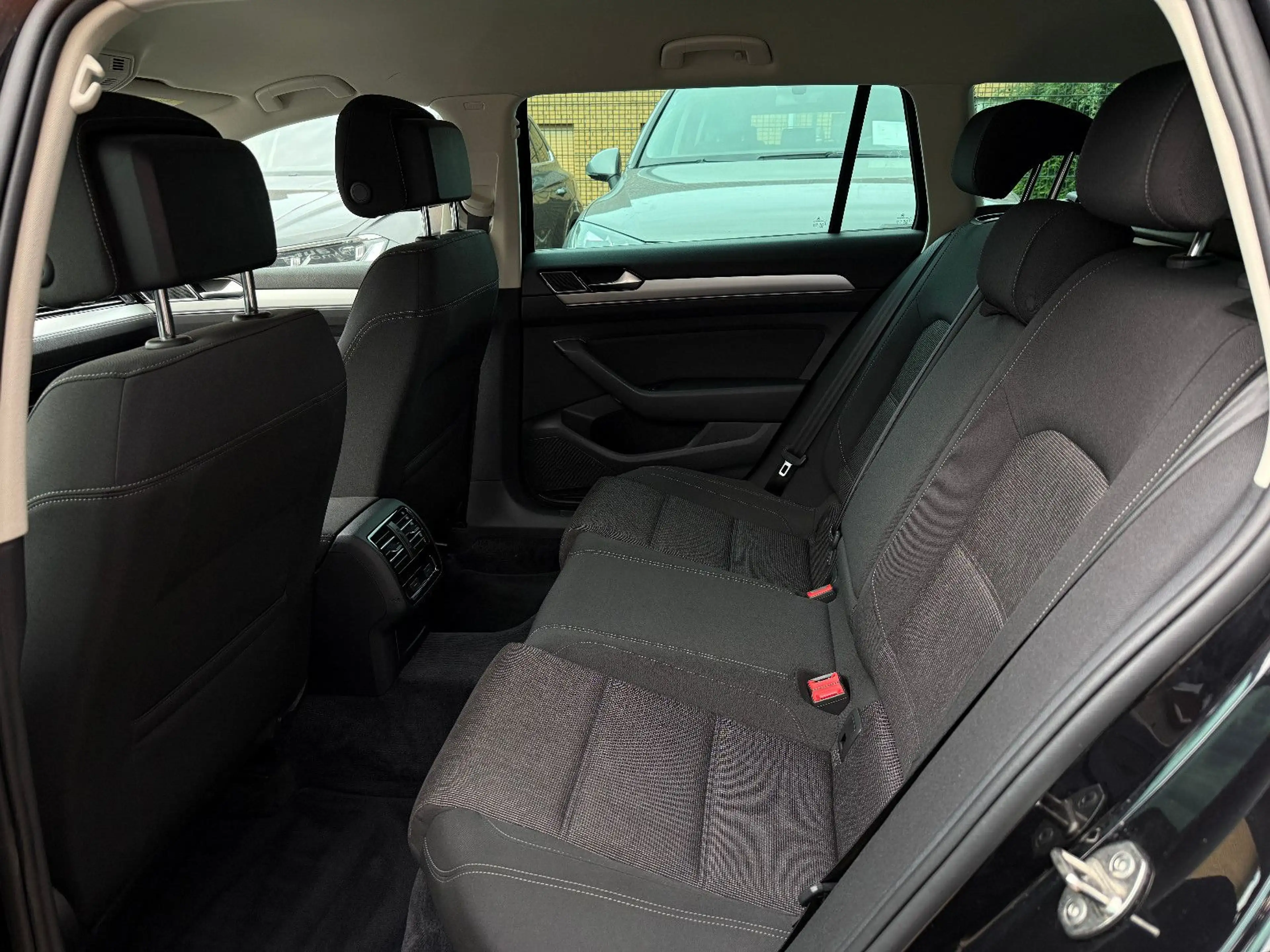 Volkswagen Passat Variant Passat Var. 1.4 TSI, Aut., LED, Navi, Digital T. — photo 12