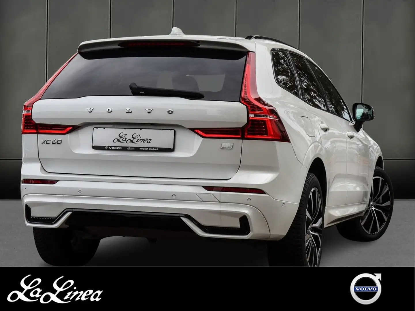 Volvo XC60 T6 R Design Recharge Plug-In Hybrid AWD Weiß - 2