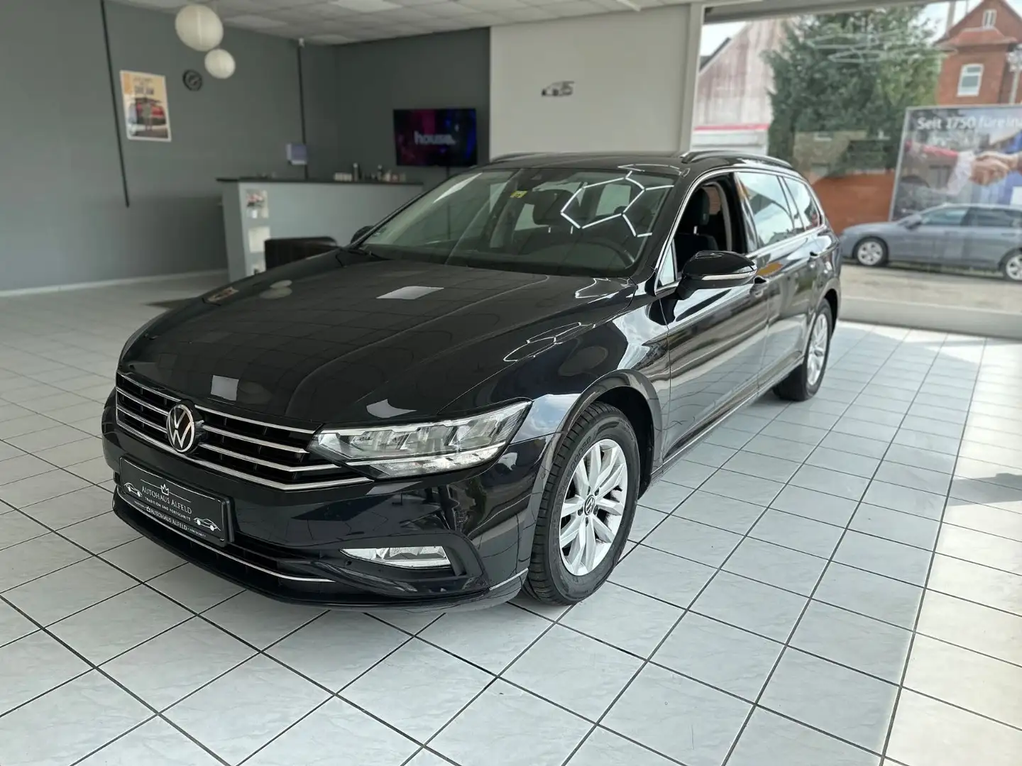 Volkswagen Passat *Business*DSG* Massage* Rückfahrkamera* Schwarz - 2