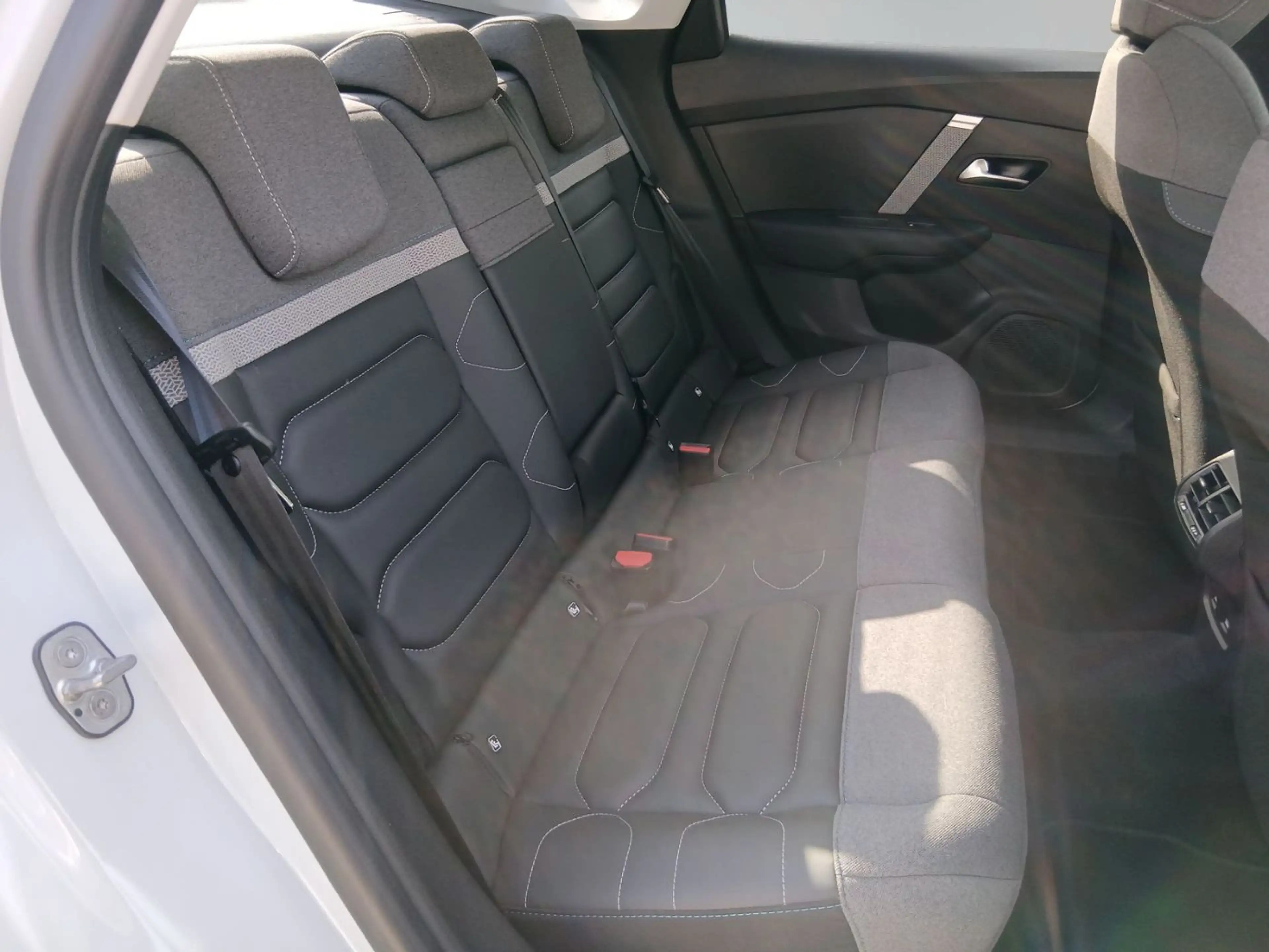 Citroen C4 X C4X 1.2 PureTech 130 MAX ACC+LED+Navi+SHZ — photo 12