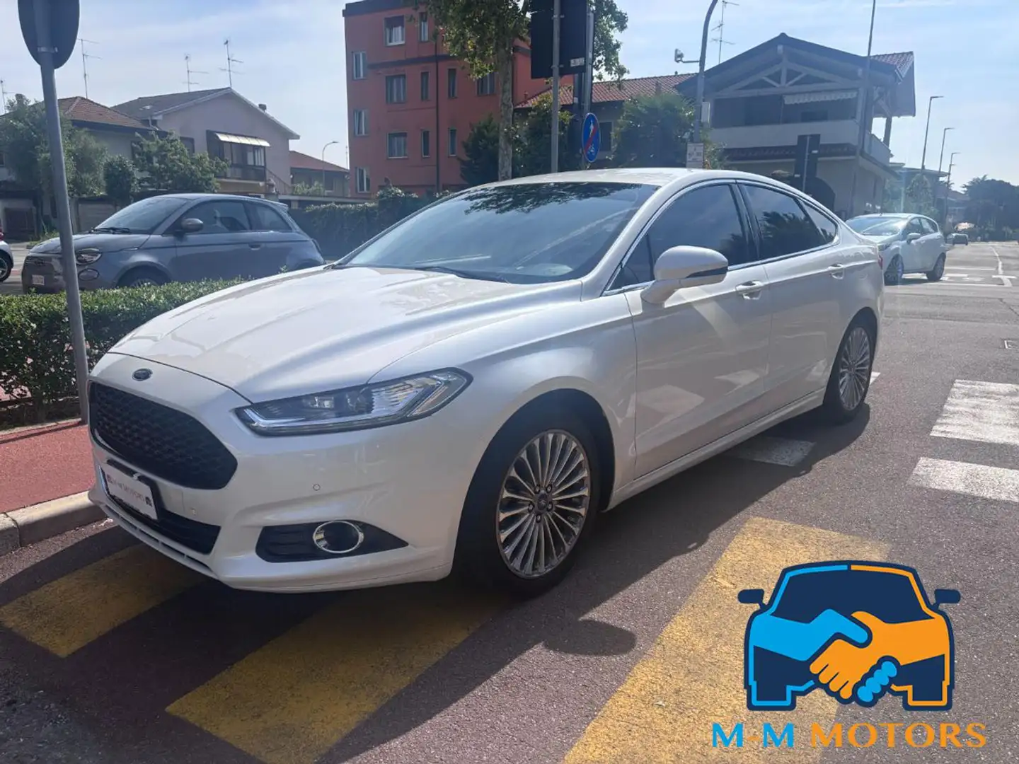 Ford Mondeo Full Hybrid 2.0 187 CV eCVT 4 porte Titanium Busin Weiß - 1