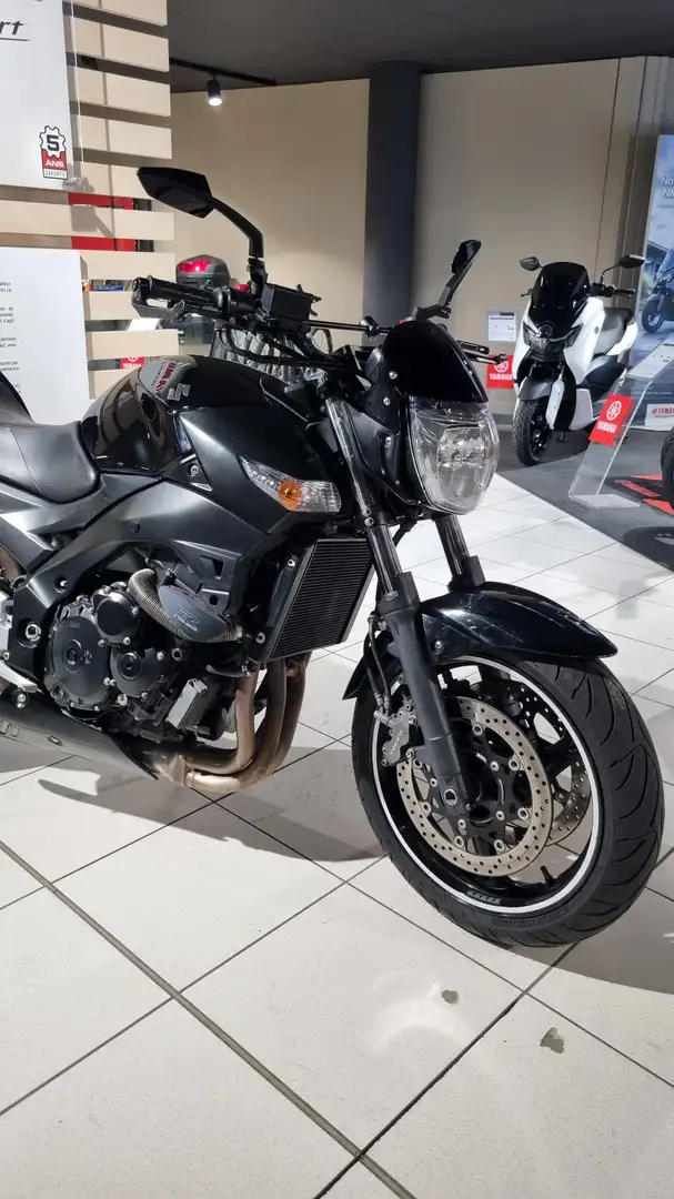 Suzuki GSR 600 Schwarz - 2