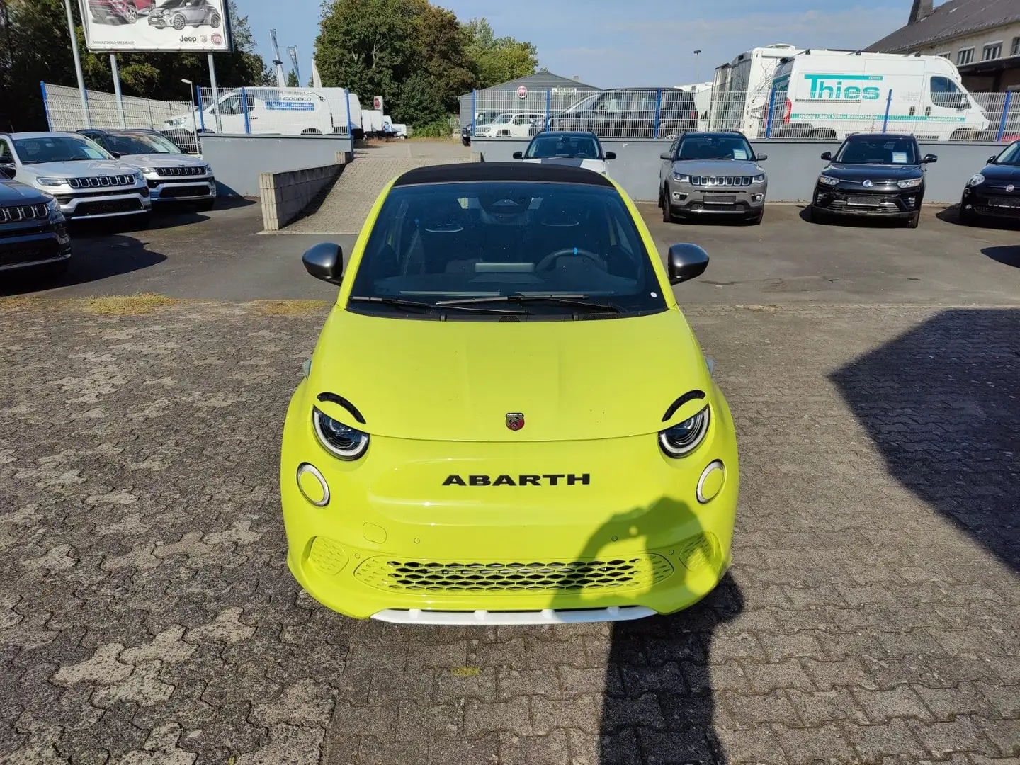 Abarth 500 e Cabrio Turismo Grün - 2