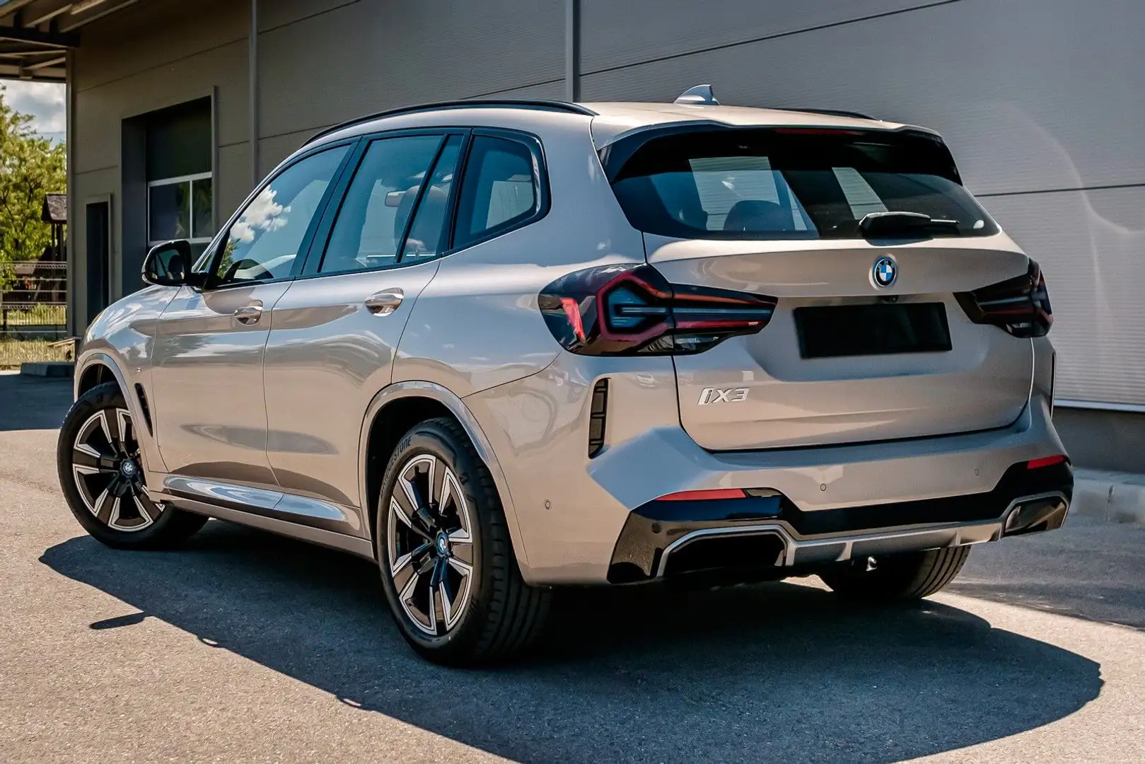 BMW iX3 Inspiring M-Sport DrivProf.KAM.Panorama.LED. Zilver - 2