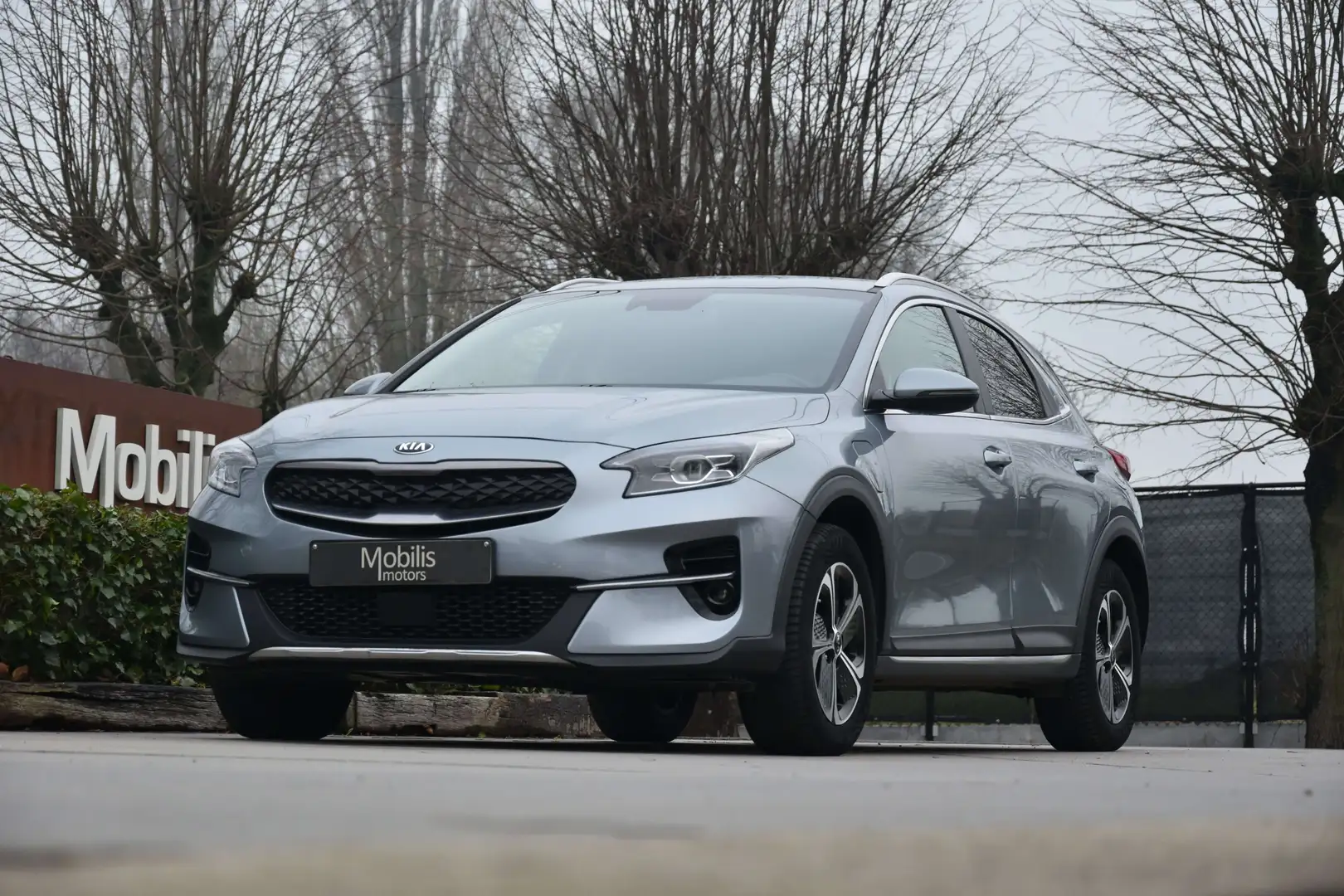 Kia XCeed 1.6 GDi HYBRIDE Automaat/Camera/AppleCarplay/Leder Gris - 1