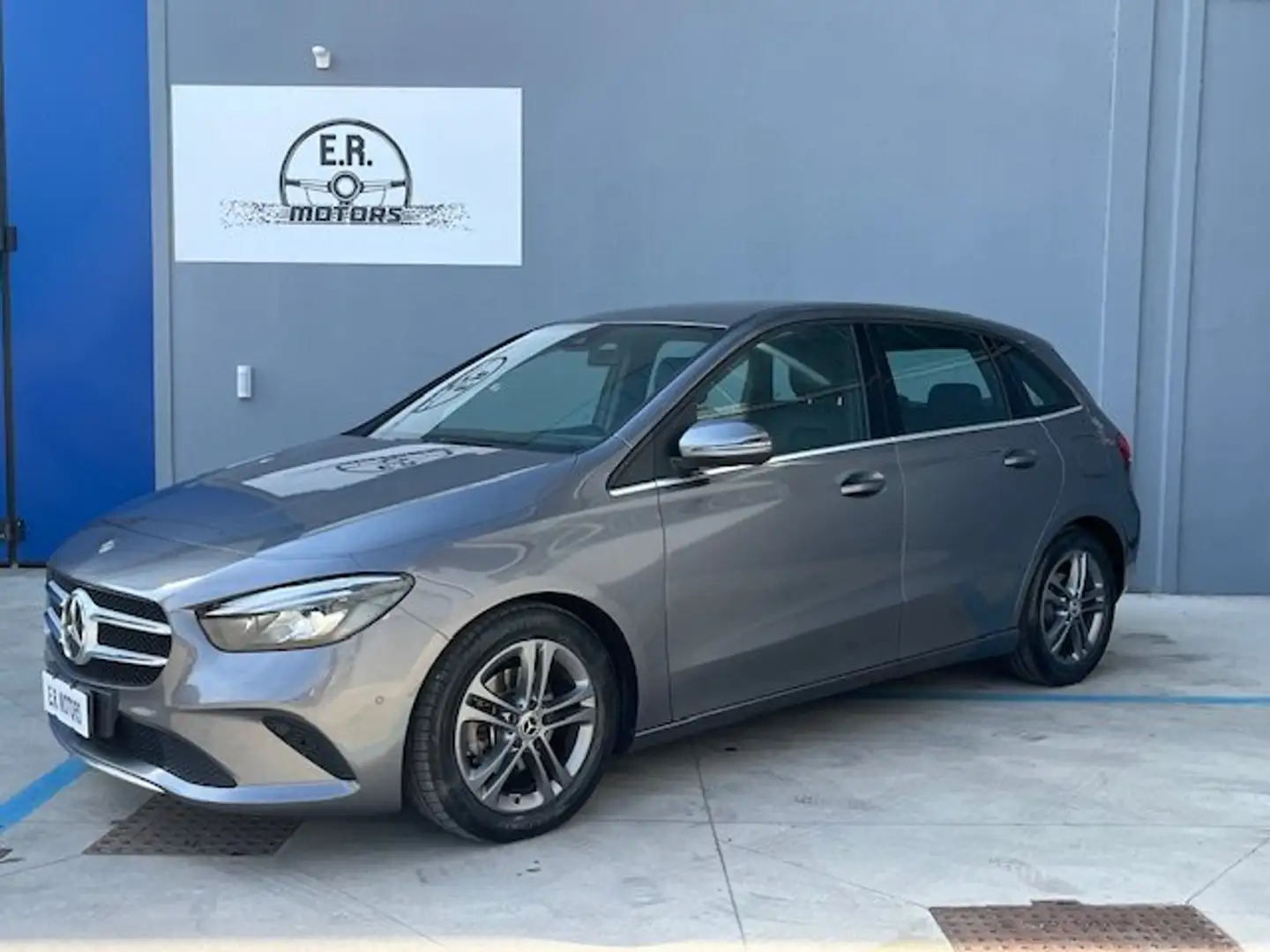 Mercedes-Benz B 180 B 180 d Sport Plus auto GANCIO TRAINO Grigio - 1