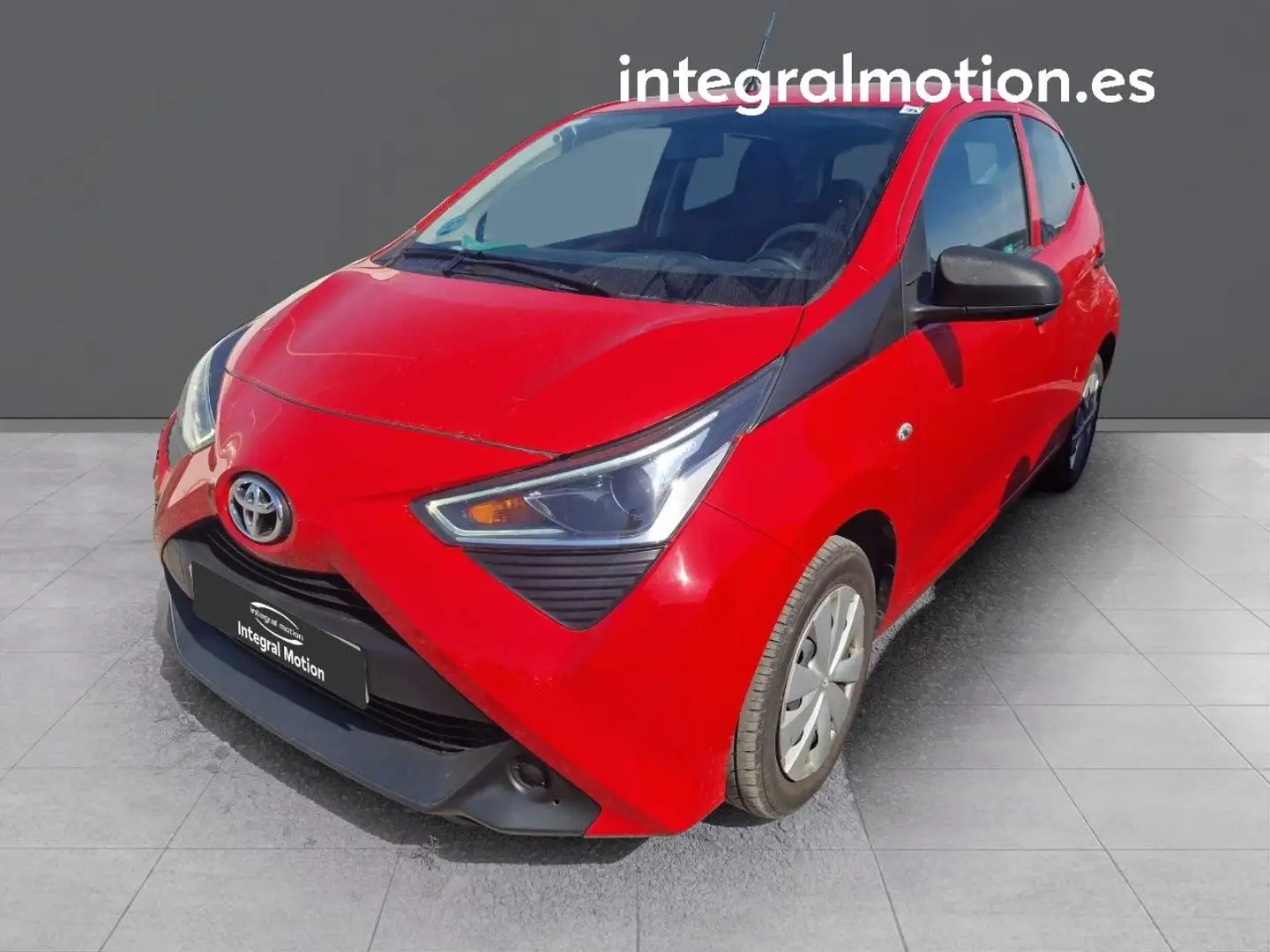 Toyota Aygo 70 x-play Rojo - 1