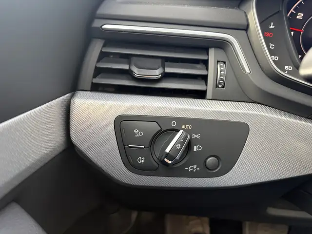Audi A4 view 15