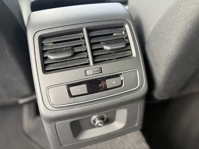 Audi A4 view 11
