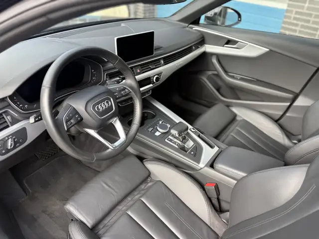 Audi A4 view 3