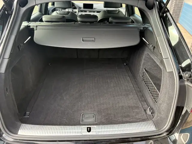 Audi A4 view 12