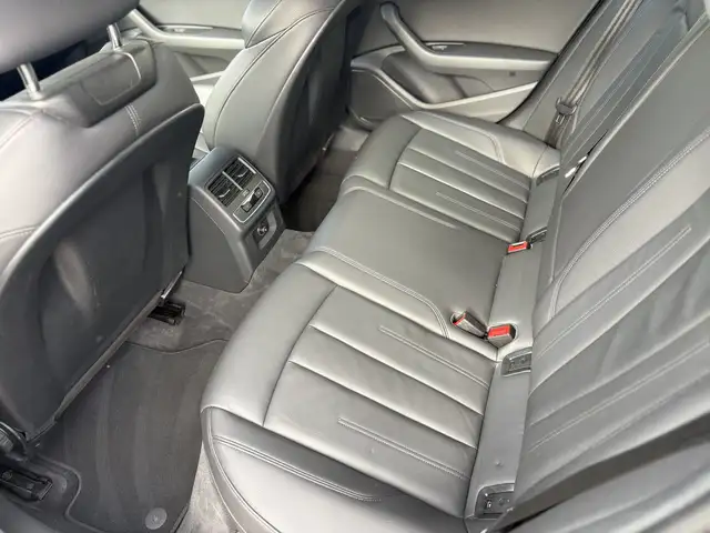 Audi A4 view 10