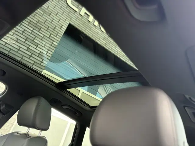 Audi A4 view 9