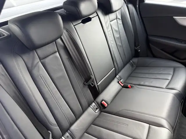 Audi A4 view 13