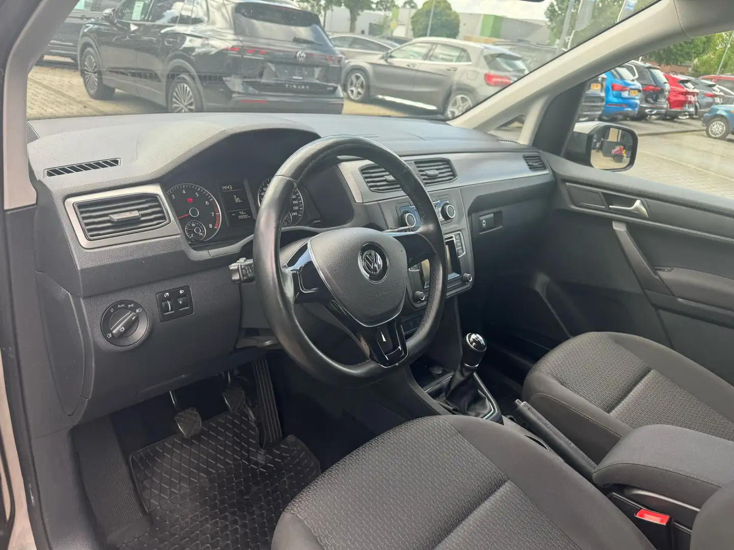 Volkswagen Caddy 1.0 TSI Trendline incl btw, cruise, airco, pdc Gris - 2