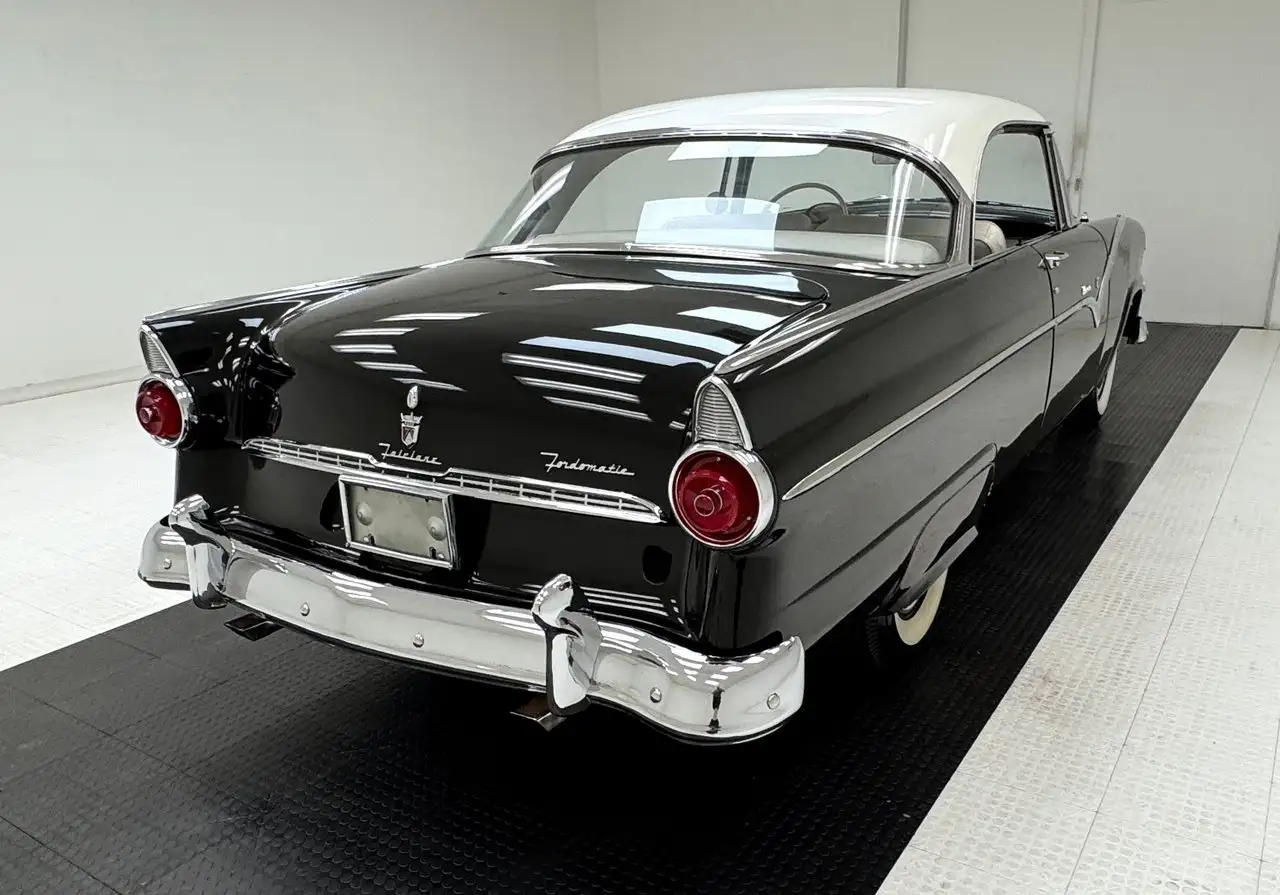 Ford Fairlane Victoria 2 Door Hardtop, foto 5