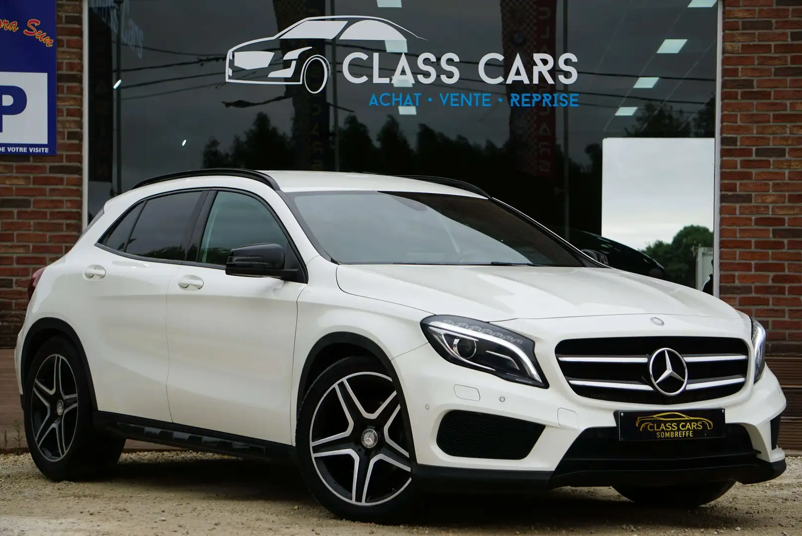 Mercedes-Benz GLA 180 d AMG LINE NAVI PDC FULL LED GARANTIE 12 MOIS EU6B Wit - 2