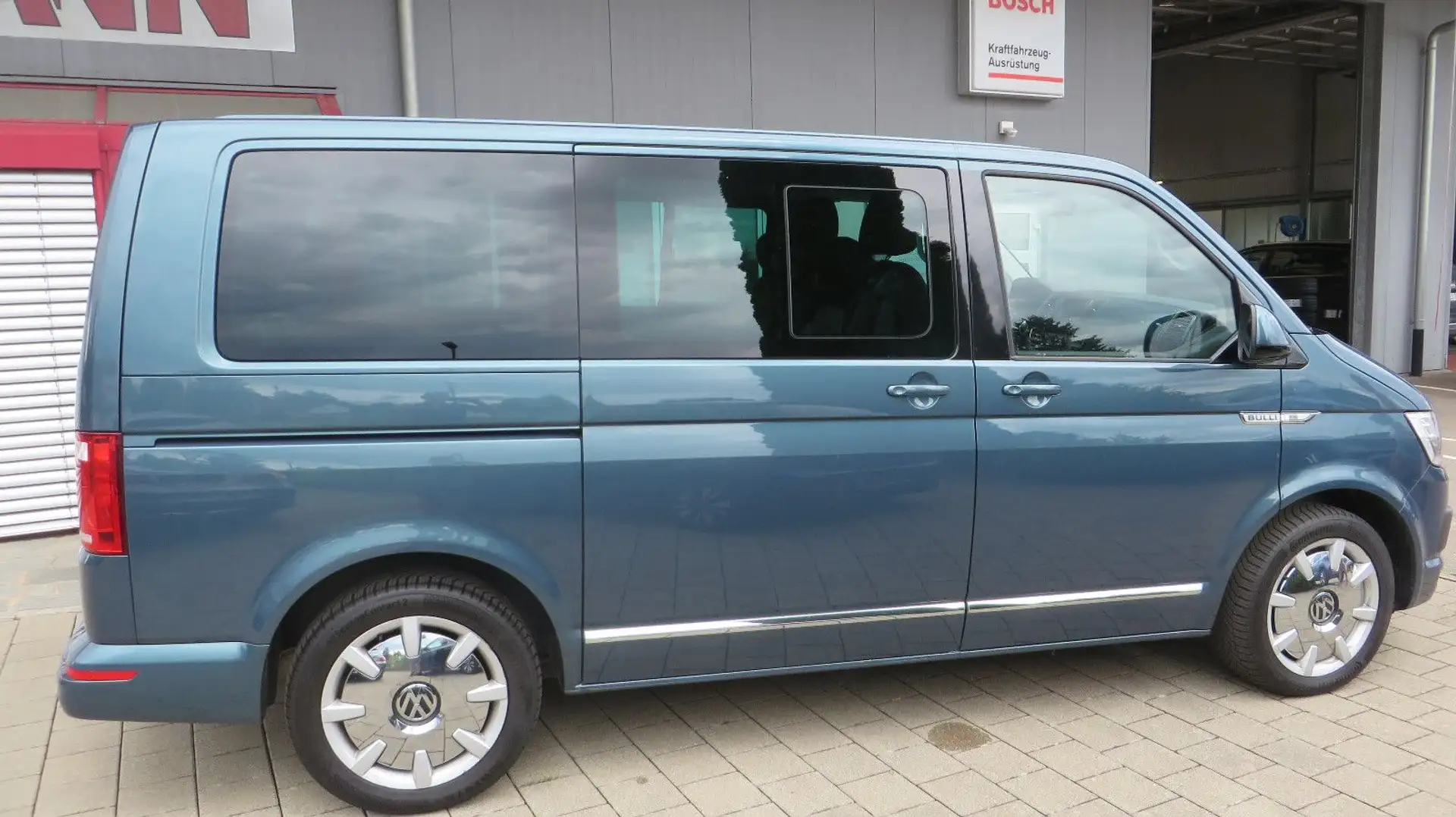 Volkswagen T6 Transporter T6 Bulli Bus Multivan Highline Voll!! - 2
