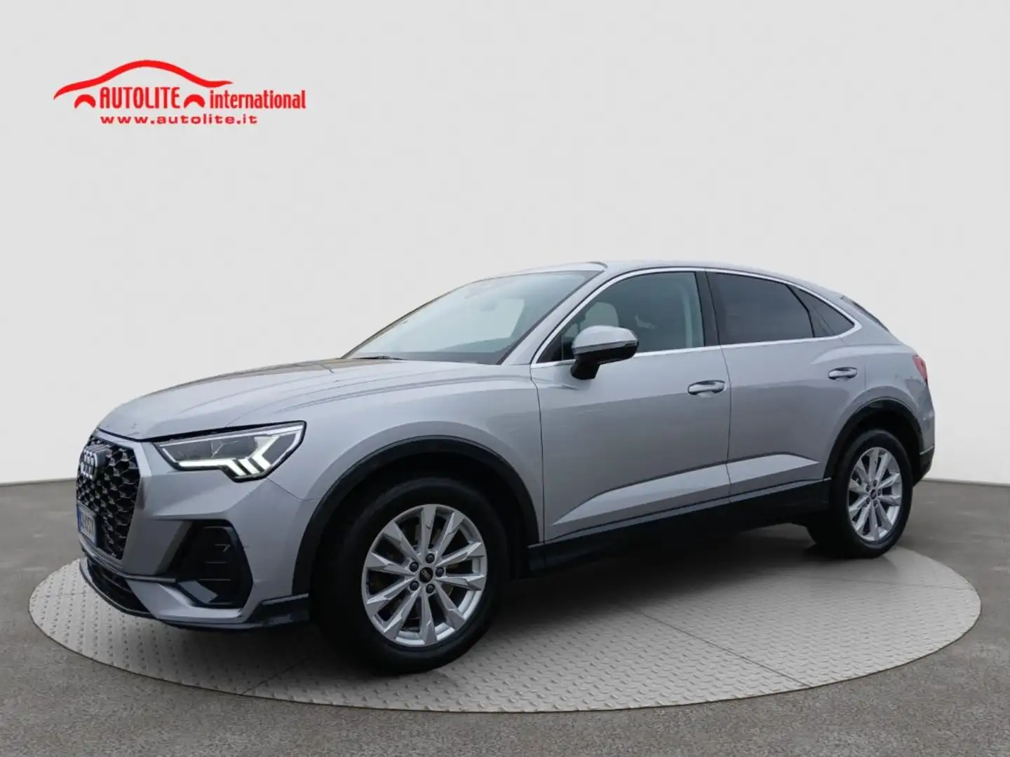 Audi Q3 SPB 40 TDI quattro S tronic Business Plus Silber - 2