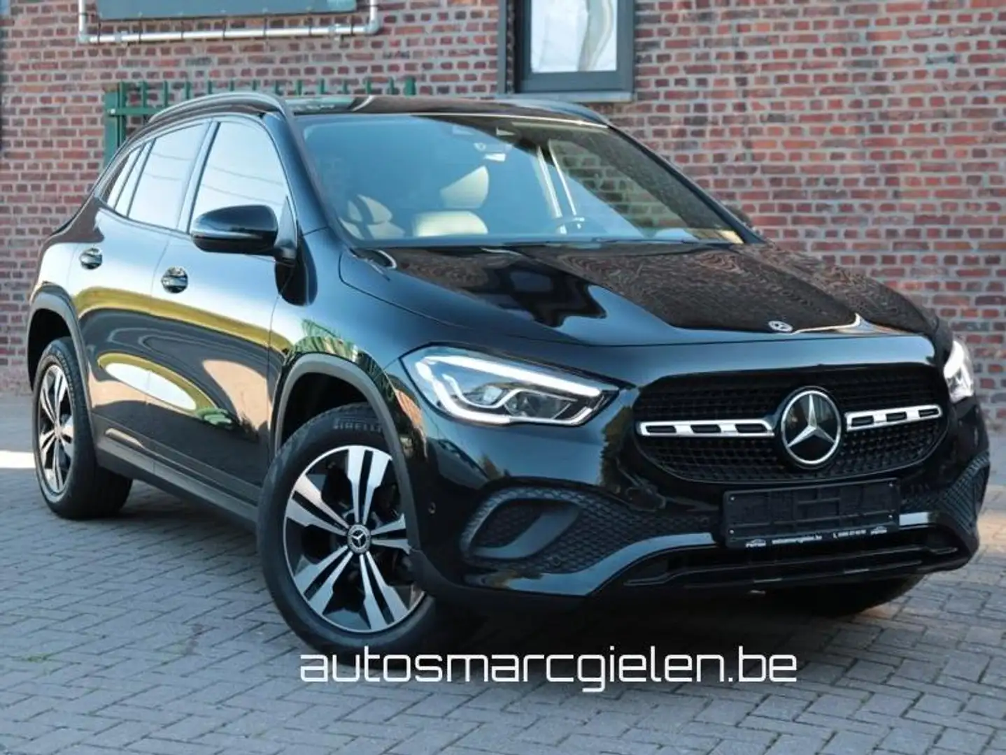 Mercedes-Benz GLA 180 GLA 180 7G-Automatic, Navi, Carplay, LED, Trekhaak - 2