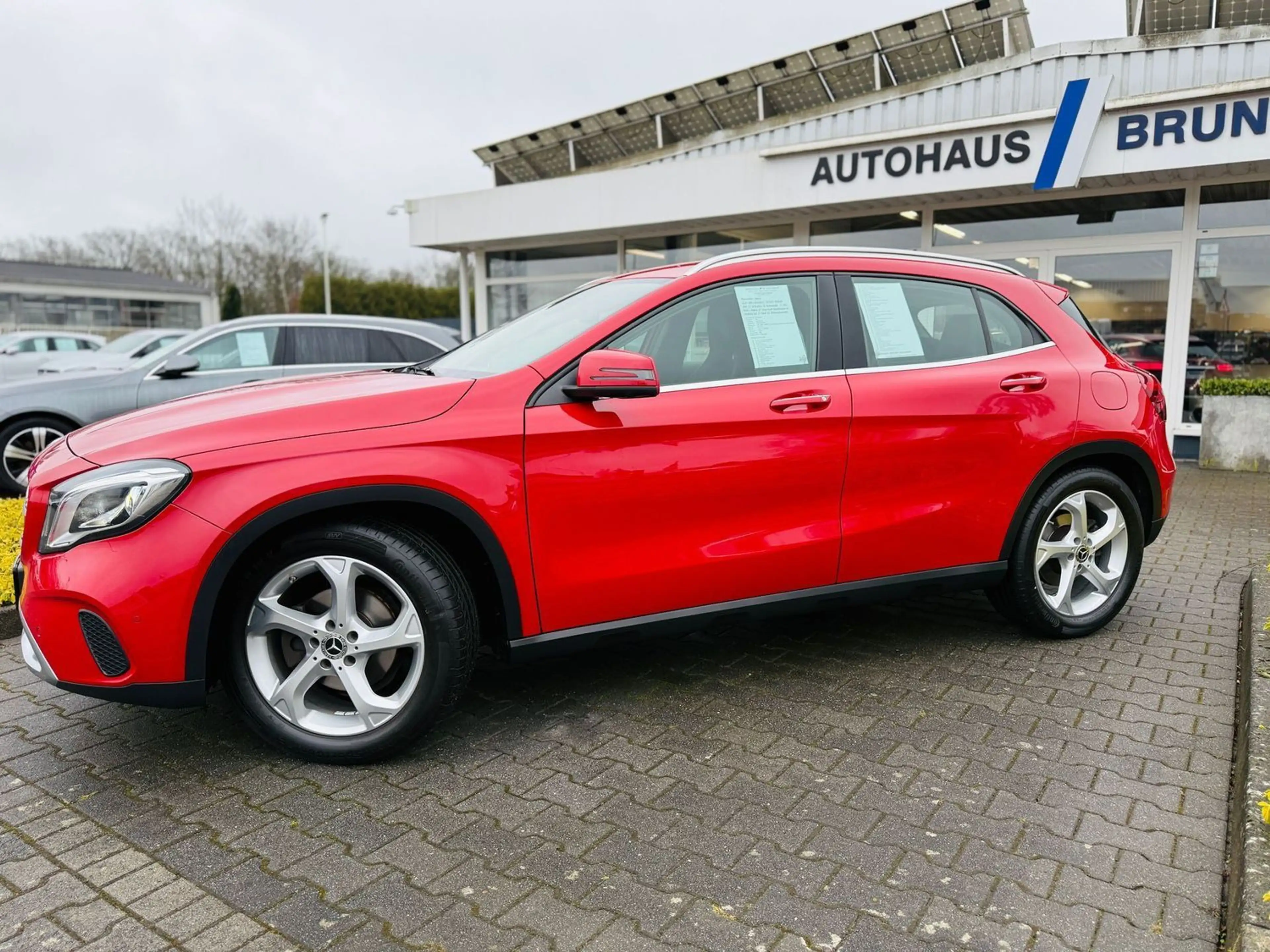 Mercedes-Benz GLA 180 URBAN, Autom., Standh, LED, 360°, Navi, PTS, SHZ, — photo 2