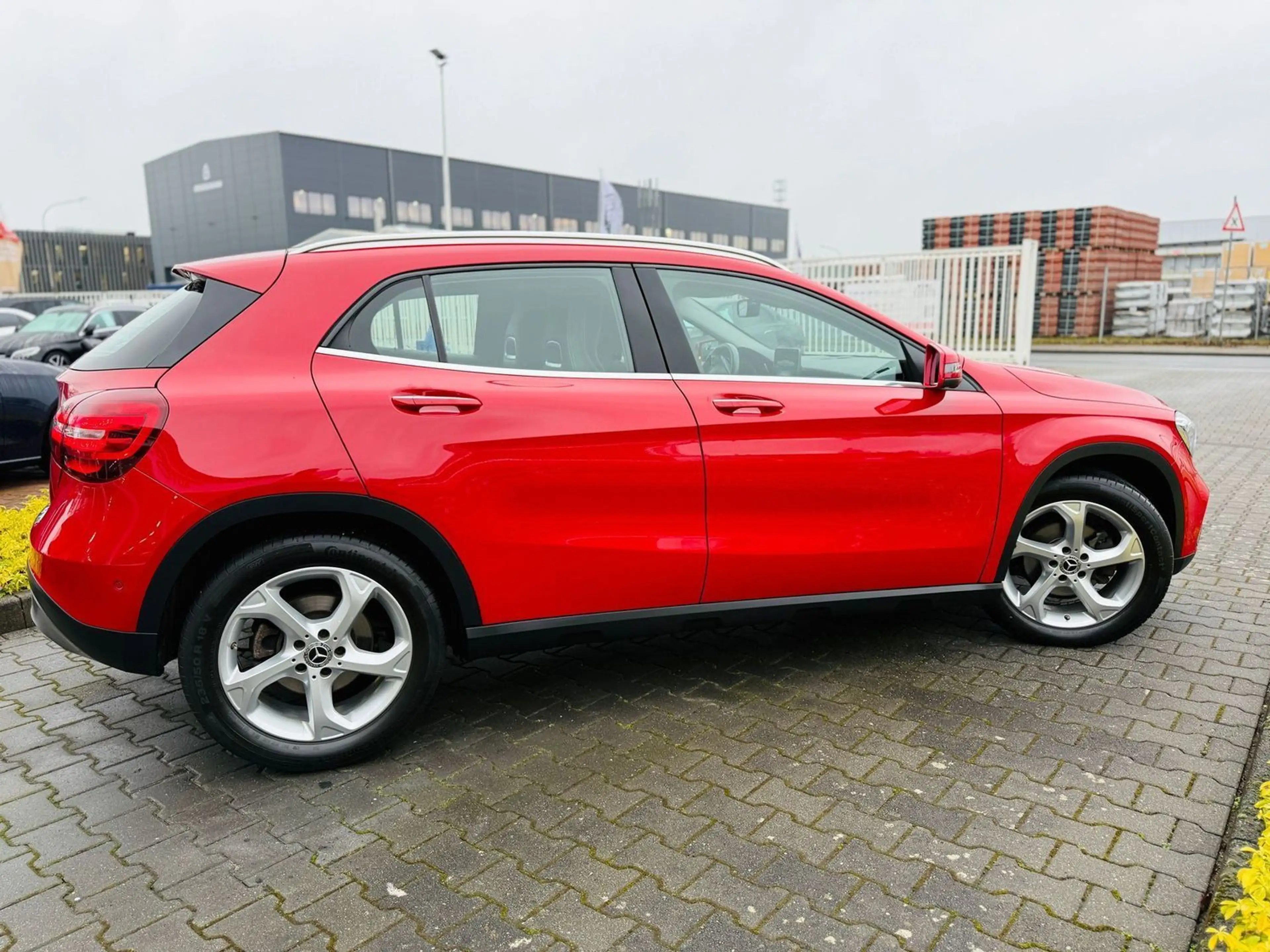 Mercedes-Benz GLA 180 URBAN, Autom., Standh, LED, 360°, Navi, PTS, SHZ, — photo 6