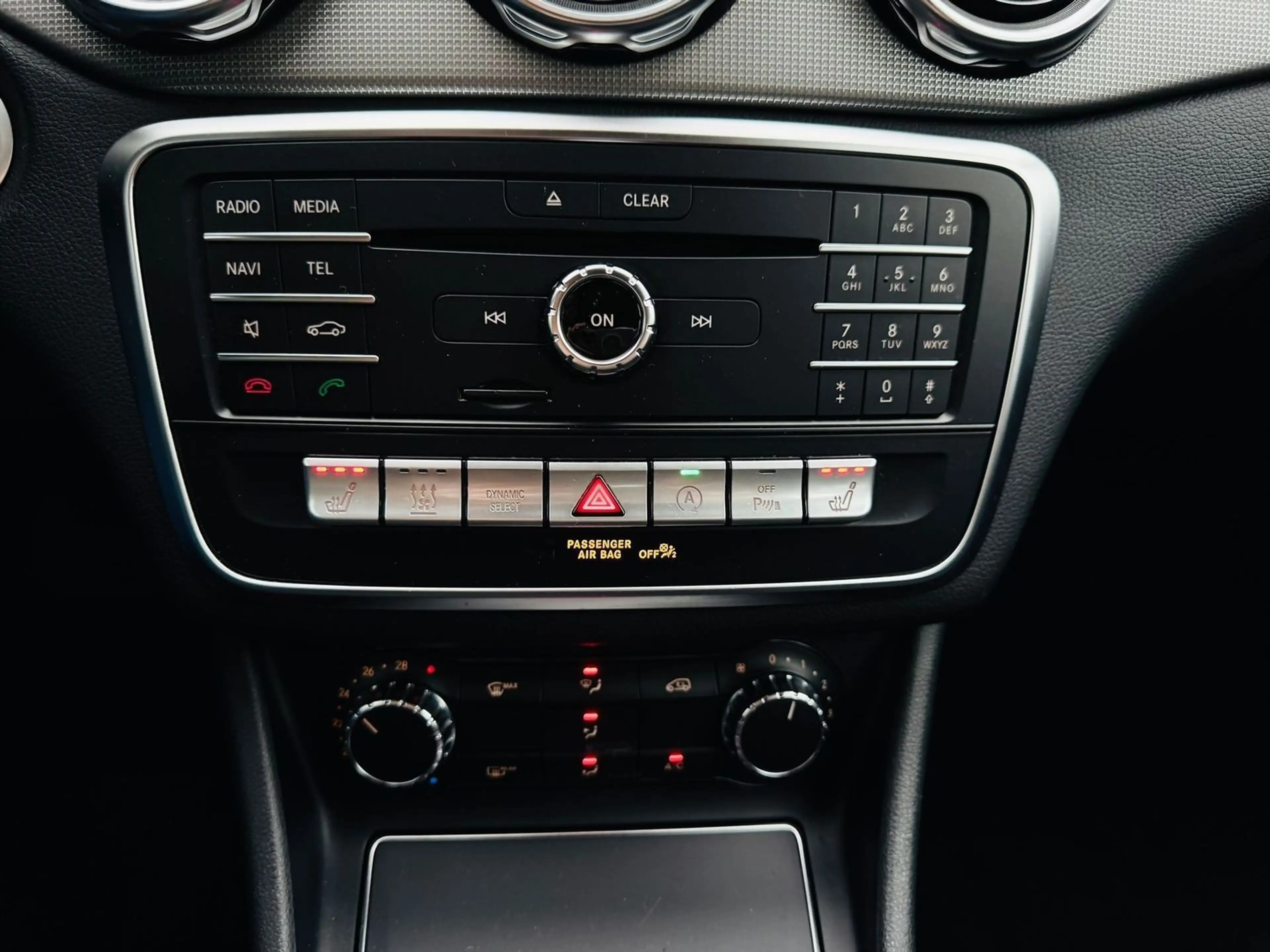 Mercedes-Benz GLA 180 URBAN, Autom., Standh, LED, 360°, Navi, PTS, SHZ, — photo 17