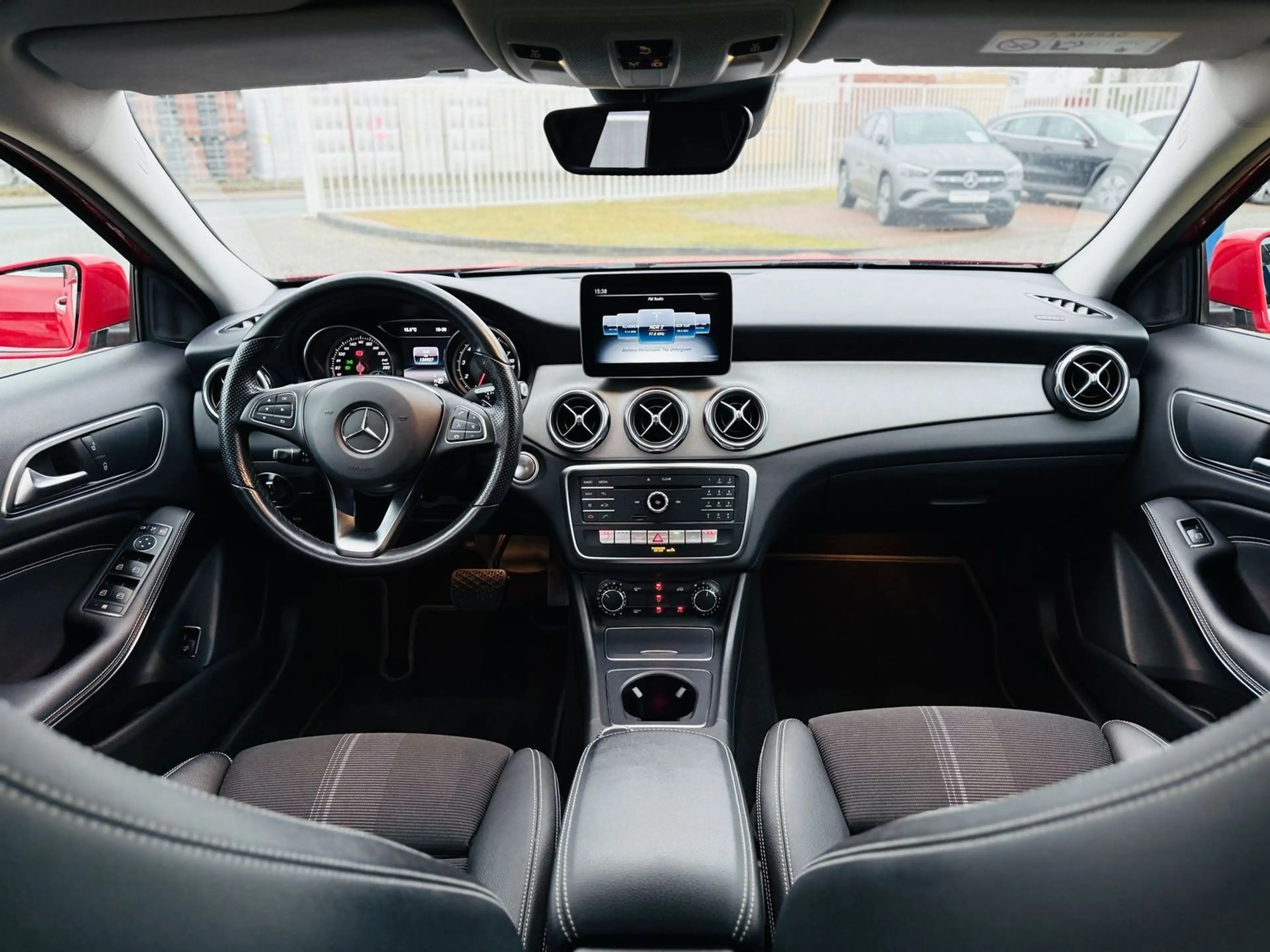 Mercedes-Benz GLA 180 URBAN, Autom., Standh, LED, 360°, Navi, PTS, SHZ, — photo 11