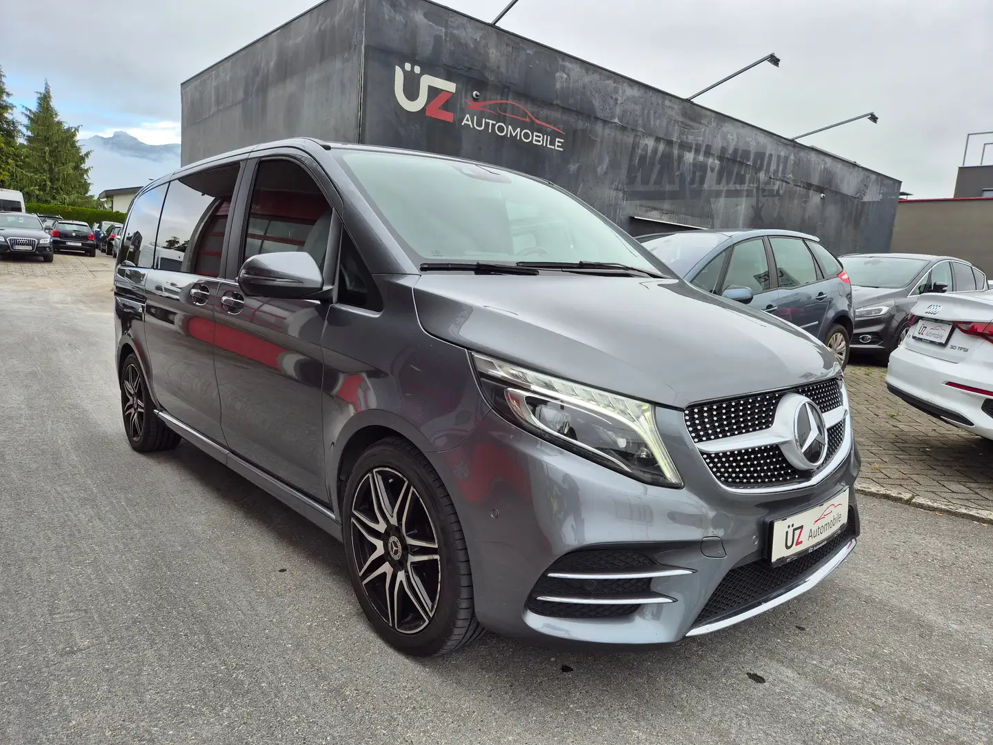 Mercedes-Benz V 220 V 220 AVANTGARDE kompakt Gris - 1
