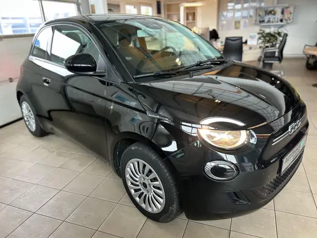Fiat 500e Action/SHZ/KLIMA/TEMP/VIRTUAL/APPLE+ANDROID