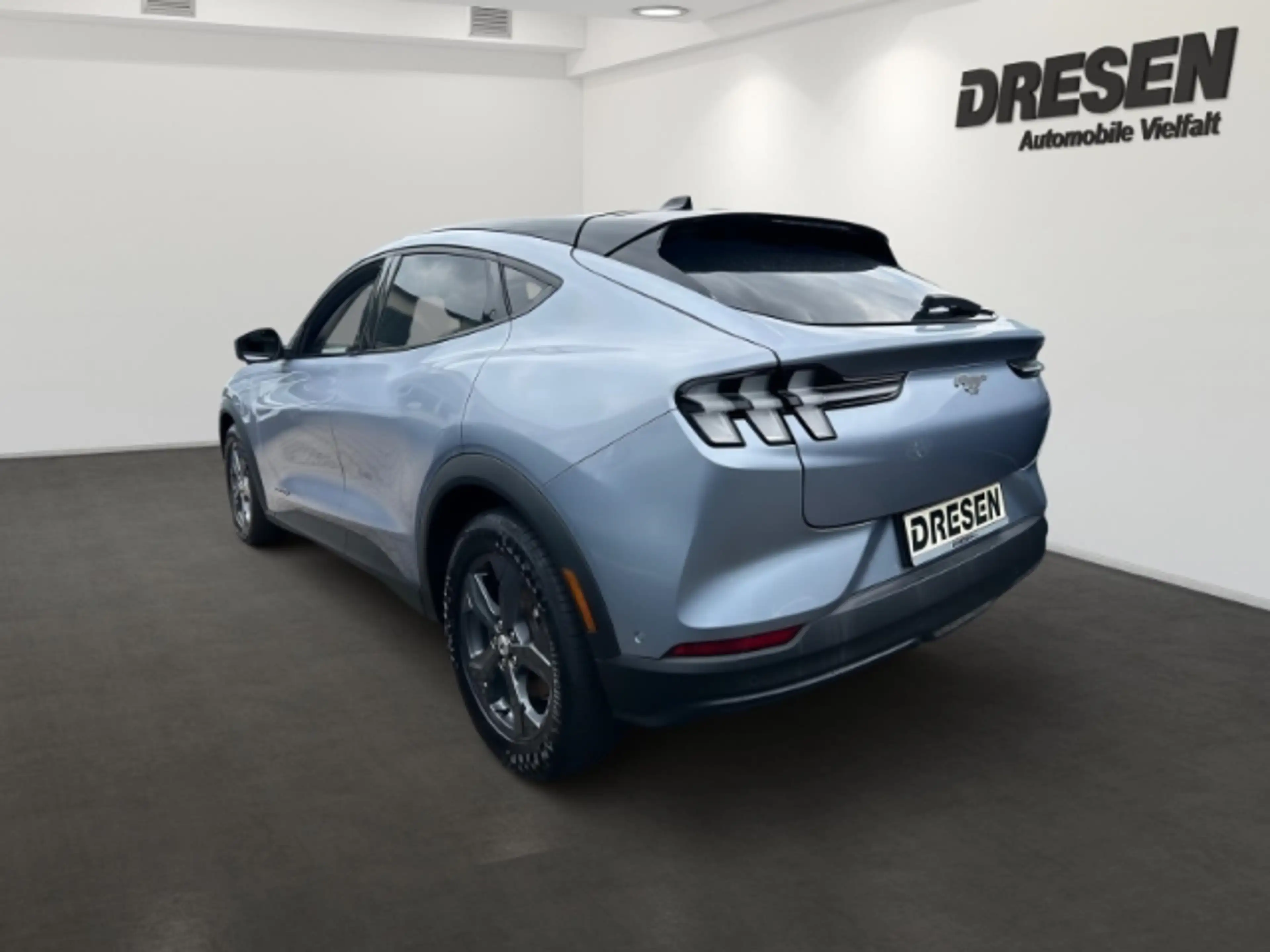 Ford Mustang Mach-E 99 kWh Panorama Navi Digitales Cockpit Memory Sitz — photo 6
