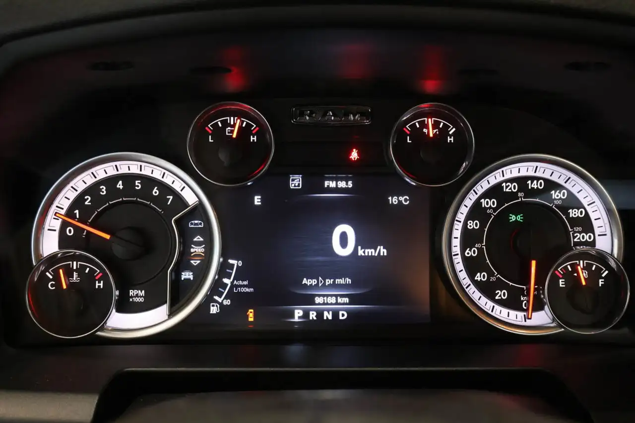 RAM 1500 снимка RAM 1500