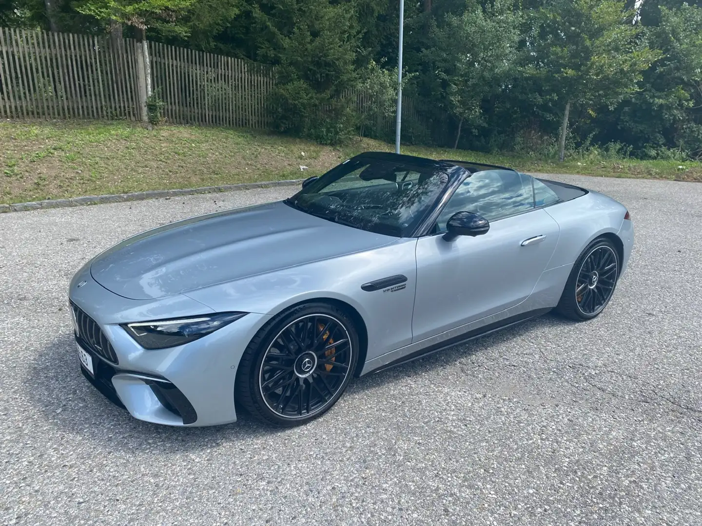 Mercedes-Benz SL 63 AMG 4 Matic, E Performance inkl. GV. 8/2031 und Service Silber - 1