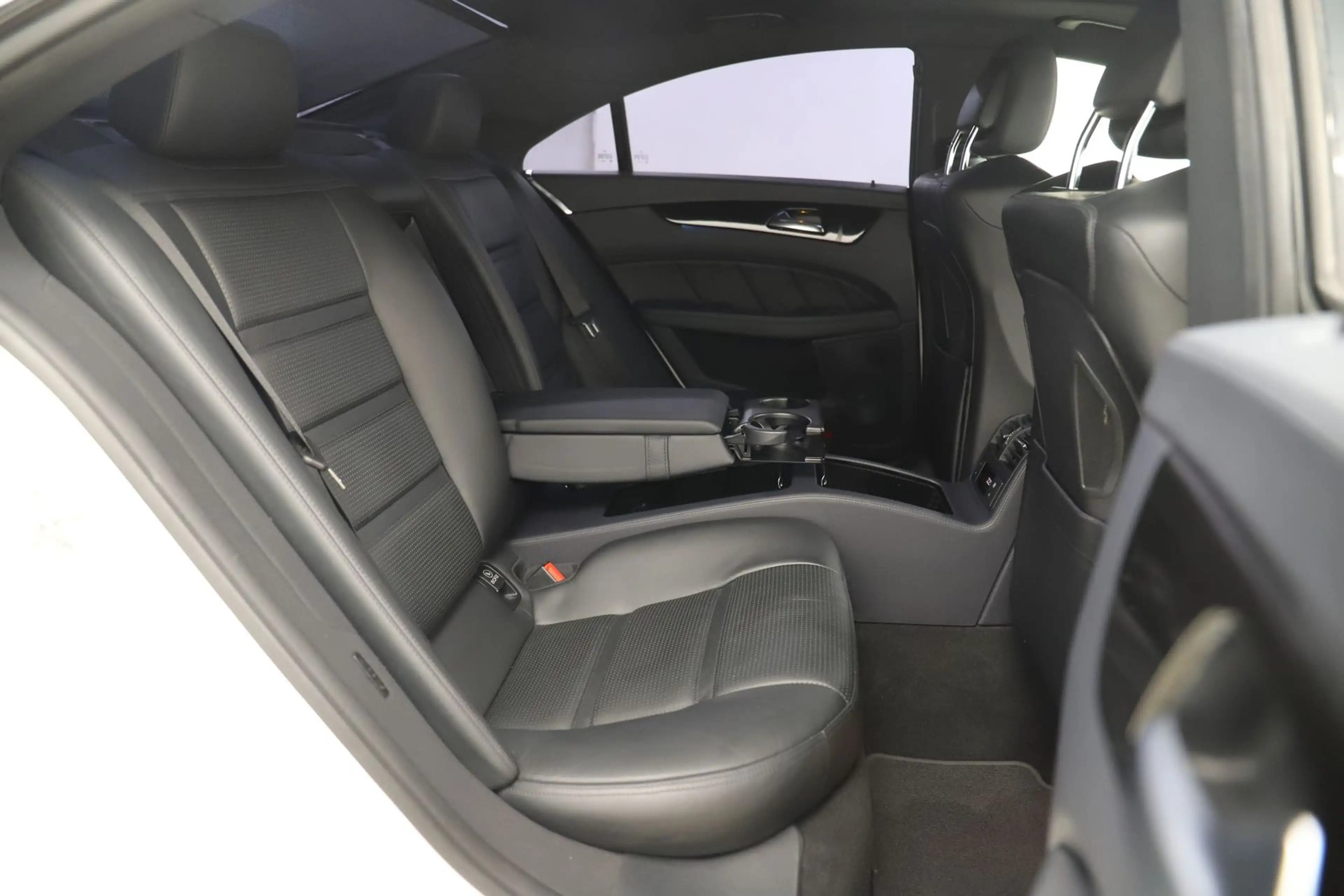 Mercedes-Benz CLS 63 AMG CLS 63 — photo 11