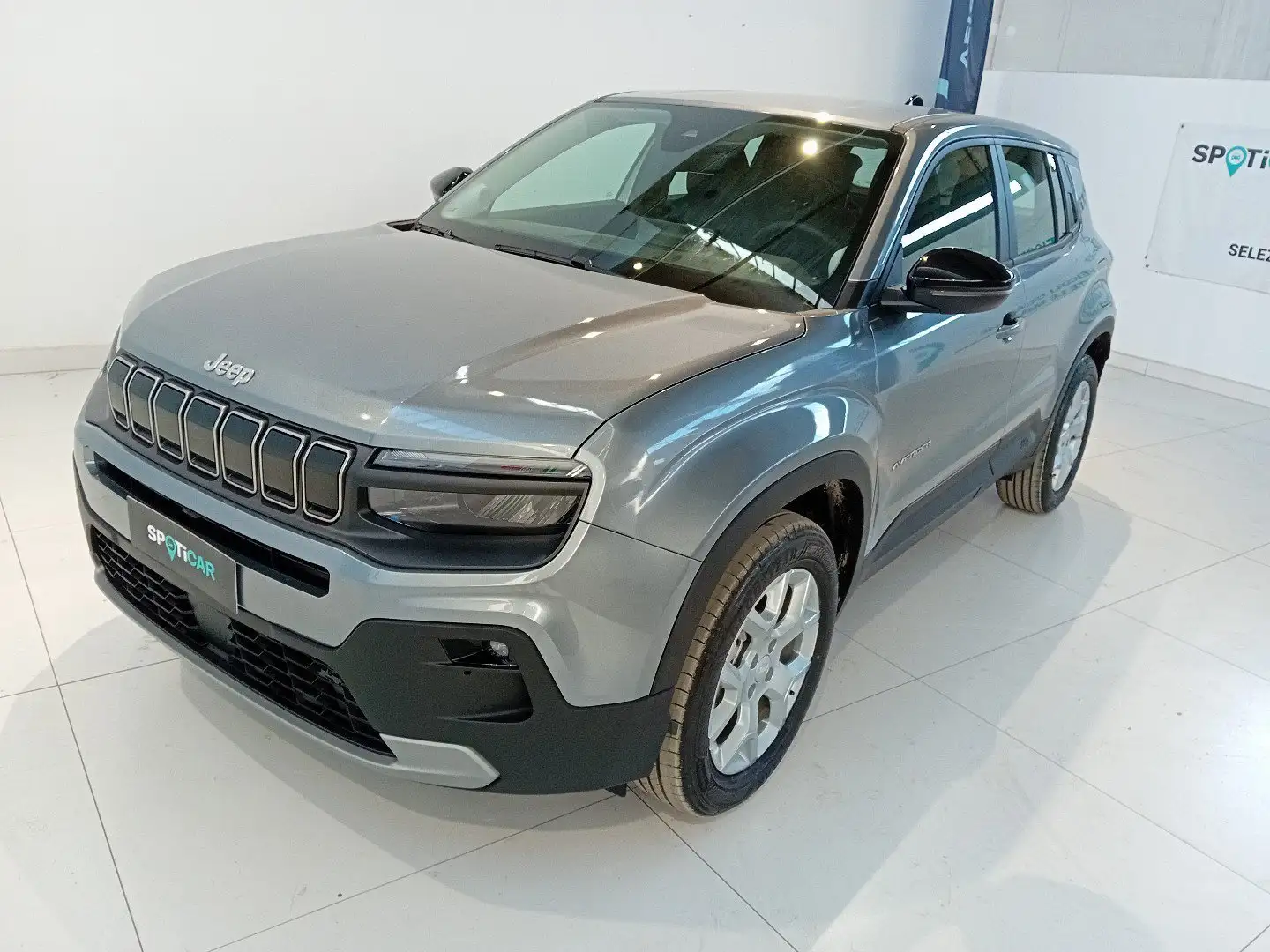 Jeep Avenger Avenger 1.2 Turbo 110 CV MHEV Altitude Gris - 1