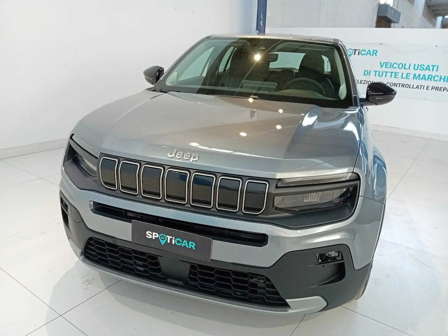 Jeep Avenger Avenger 1.2 Turbo 110 CV MHEV Altitude Gris - 2
