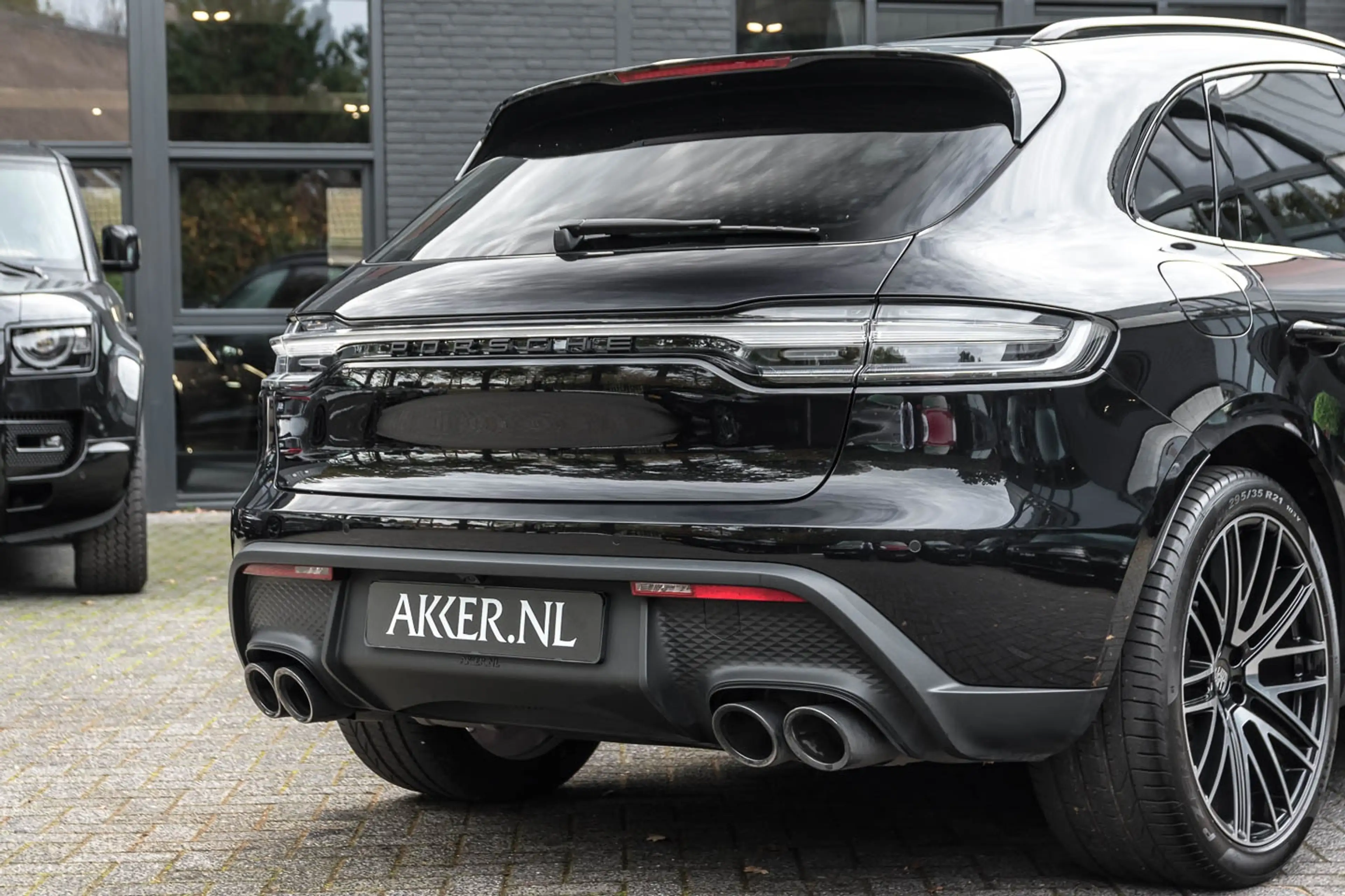Porsche Macan 2.0 | Luchtvering | Pano.dak | 21 Inch | Sport Chr — photo 18