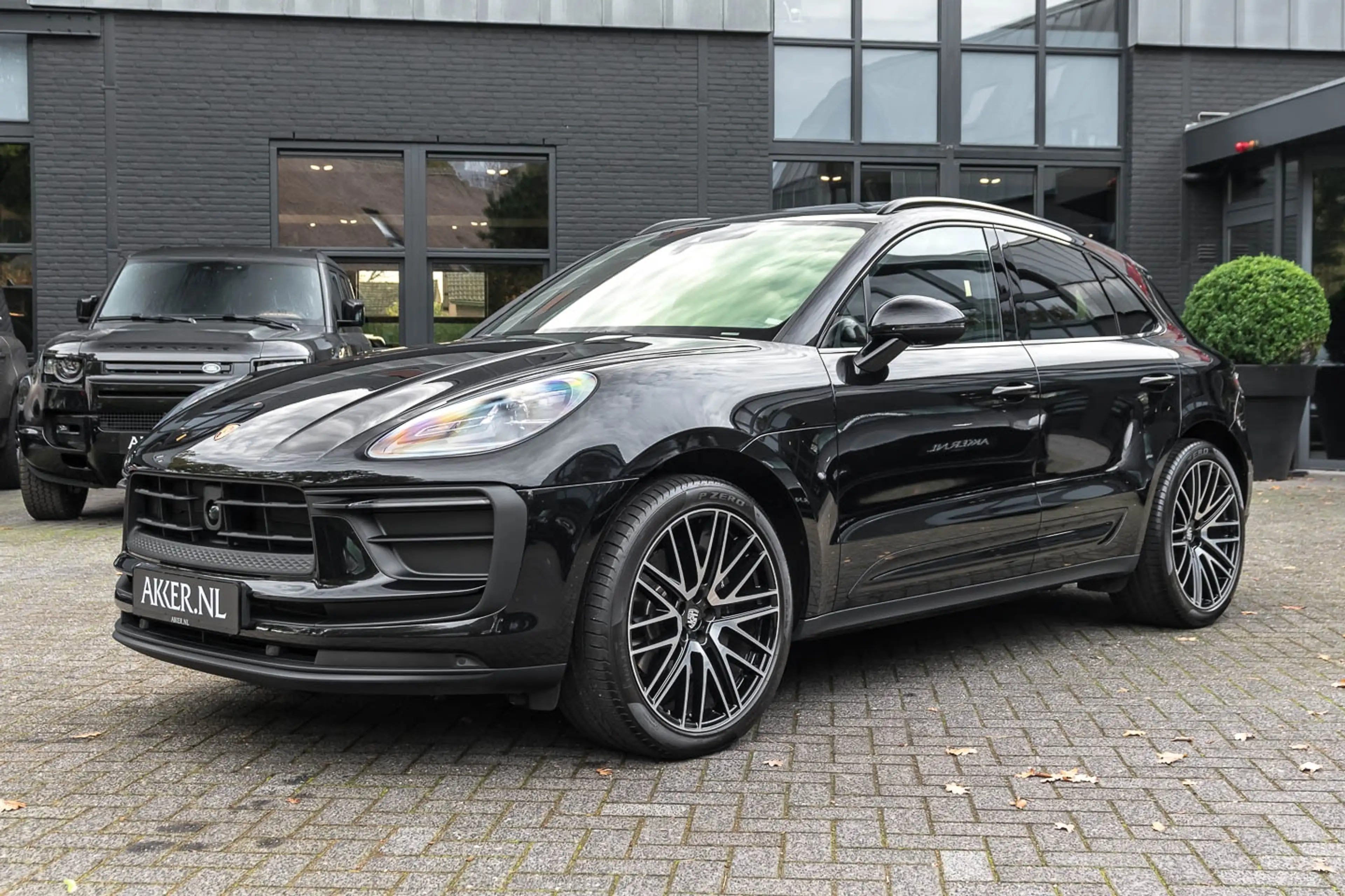 Porsche Macan 2.0 | Luchtvering | Pano.dak | 21 Inch | Sport Chr — photo 11