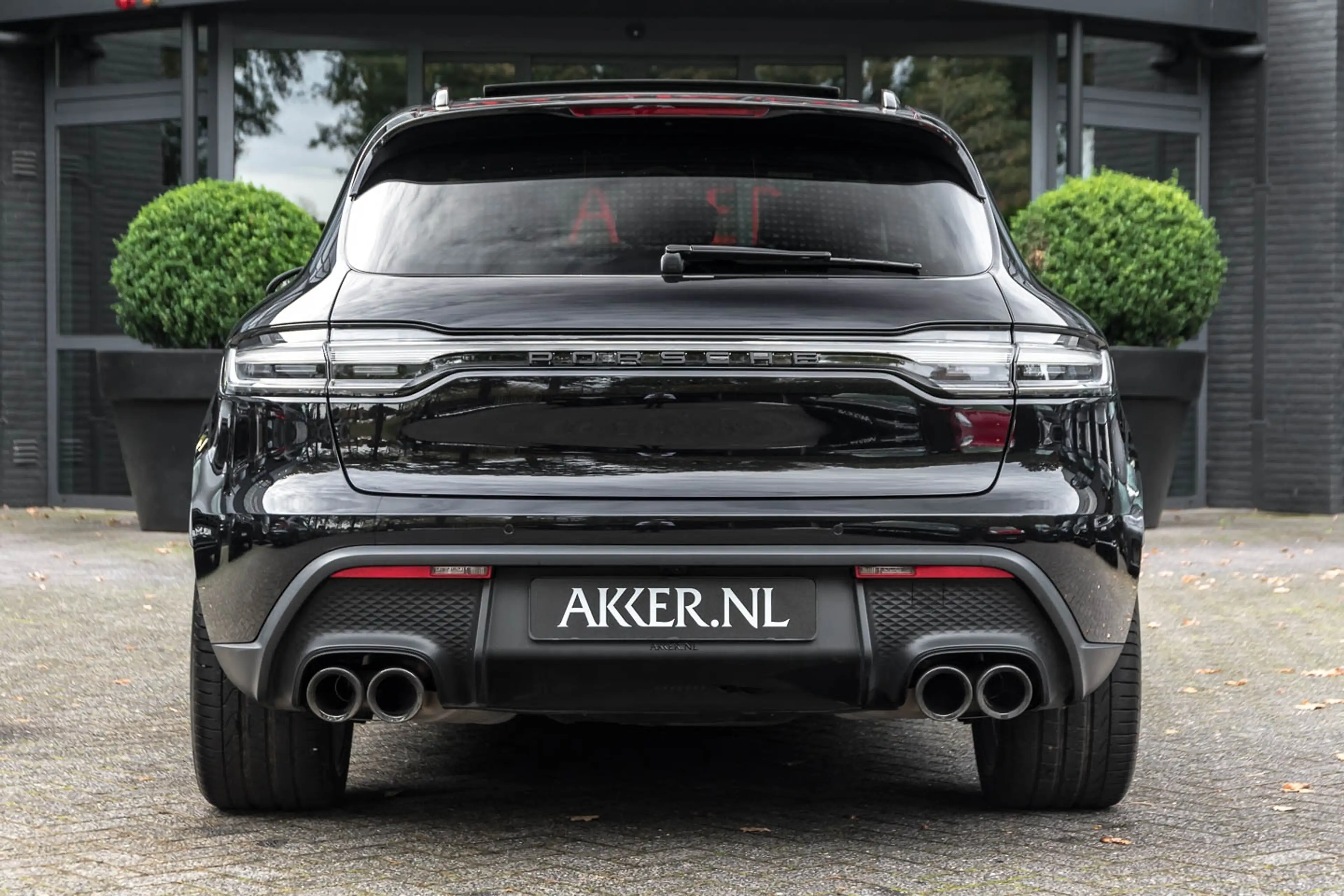 Porsche Macan 2.0 | Luchtvering | Pano.dak | 21 Inch | Sport Chr — photo 17