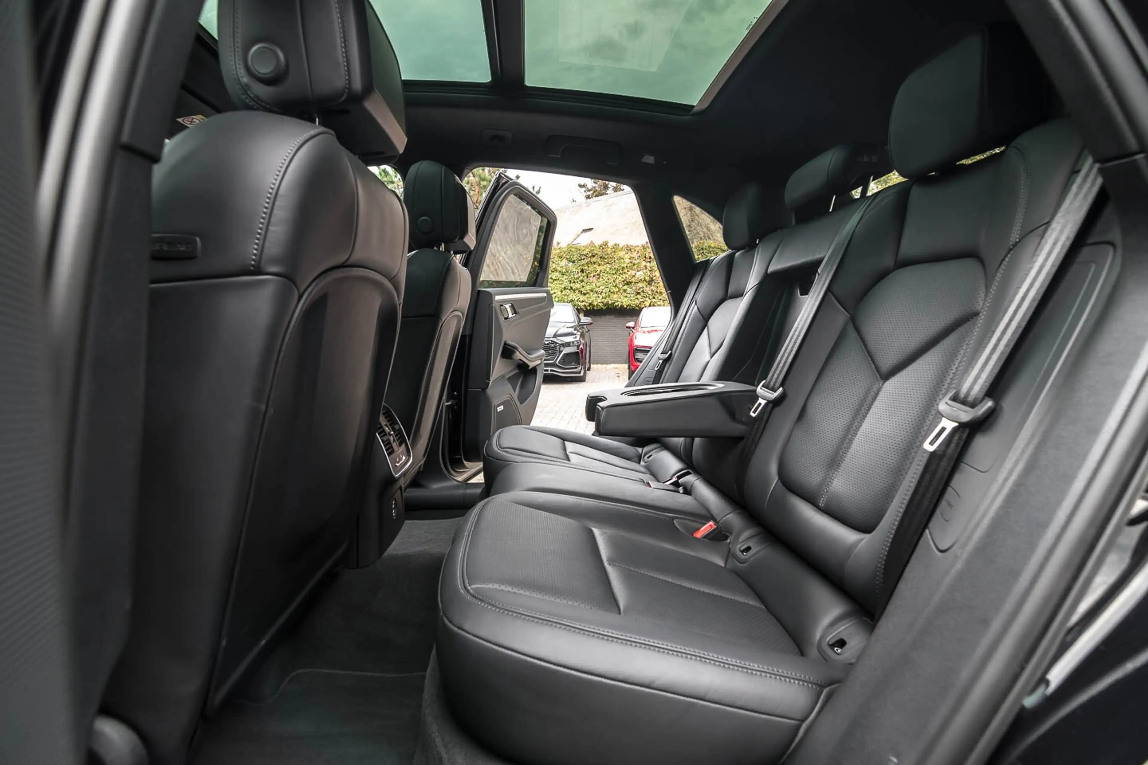 Porsche Macan 2.0 | Luchtvering | Pano.dak | 21 Inch | Sport Chr — photo 5