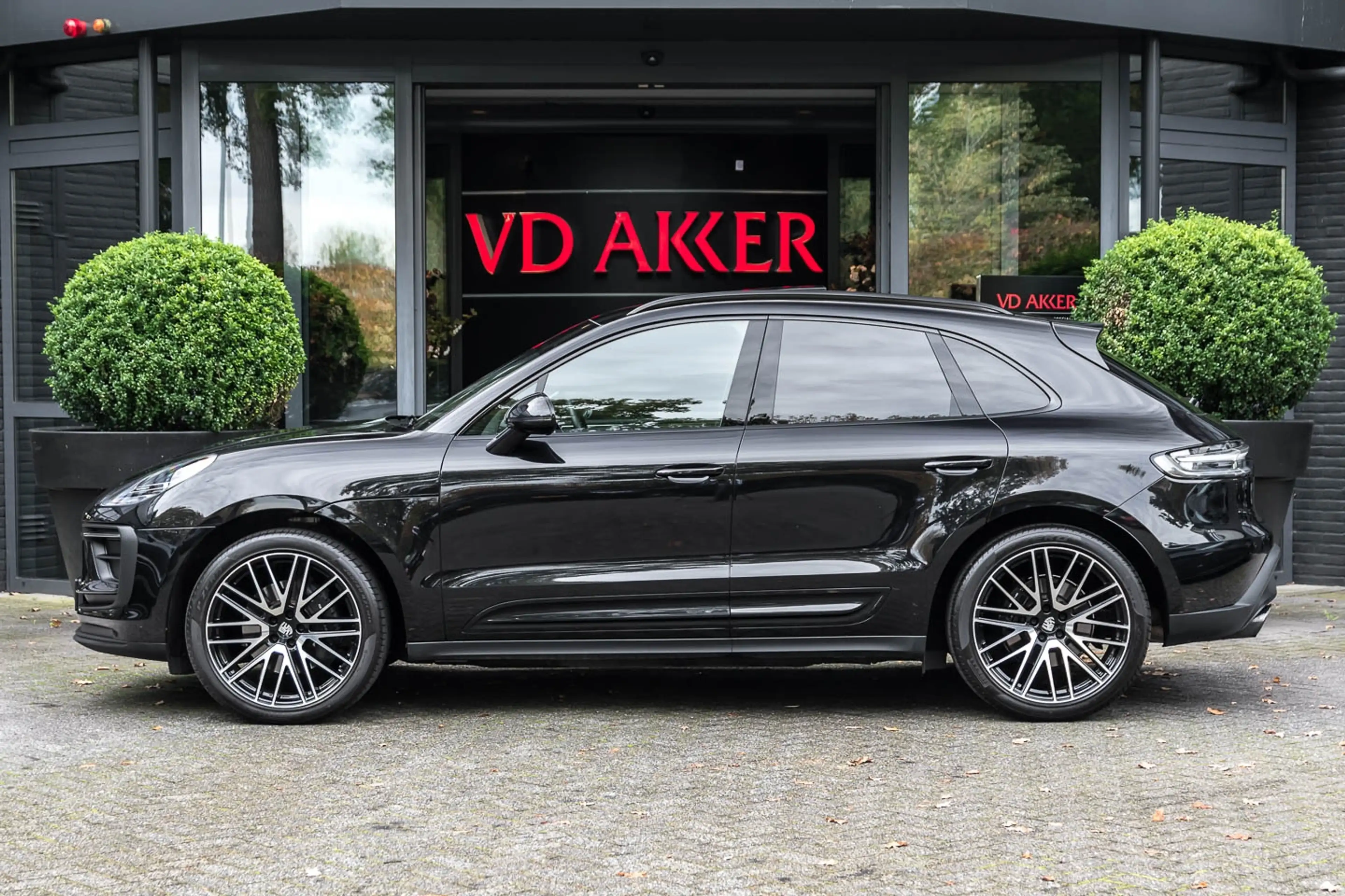 Porsche Macan 2.0 | Luchtvering | Pano.dak | 21 Inch | Sport Chr — photo 6