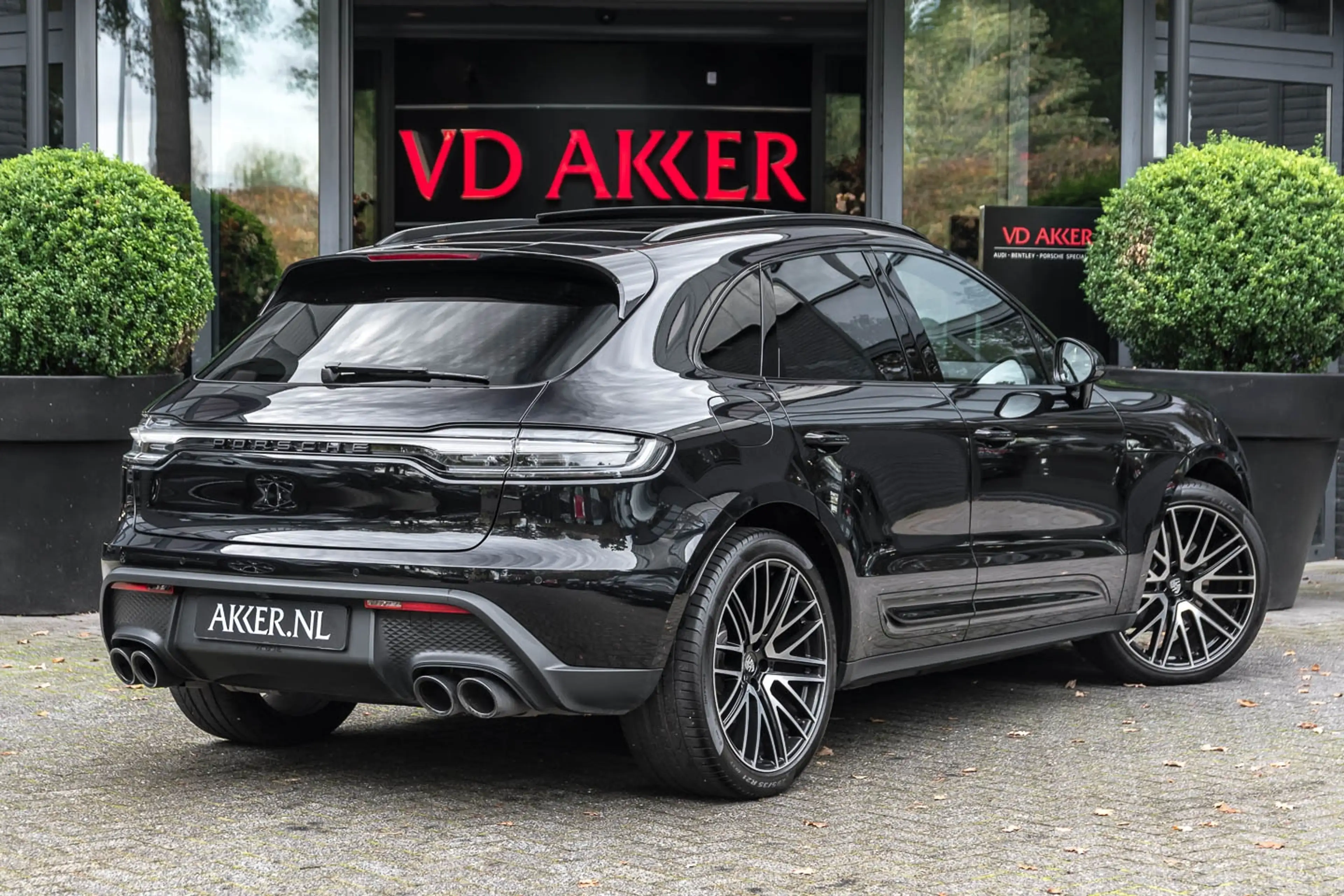Porsche Macan 2.0 | Luchtvering | Pano.dak | 21 Inch | Sport Chr — photo 2