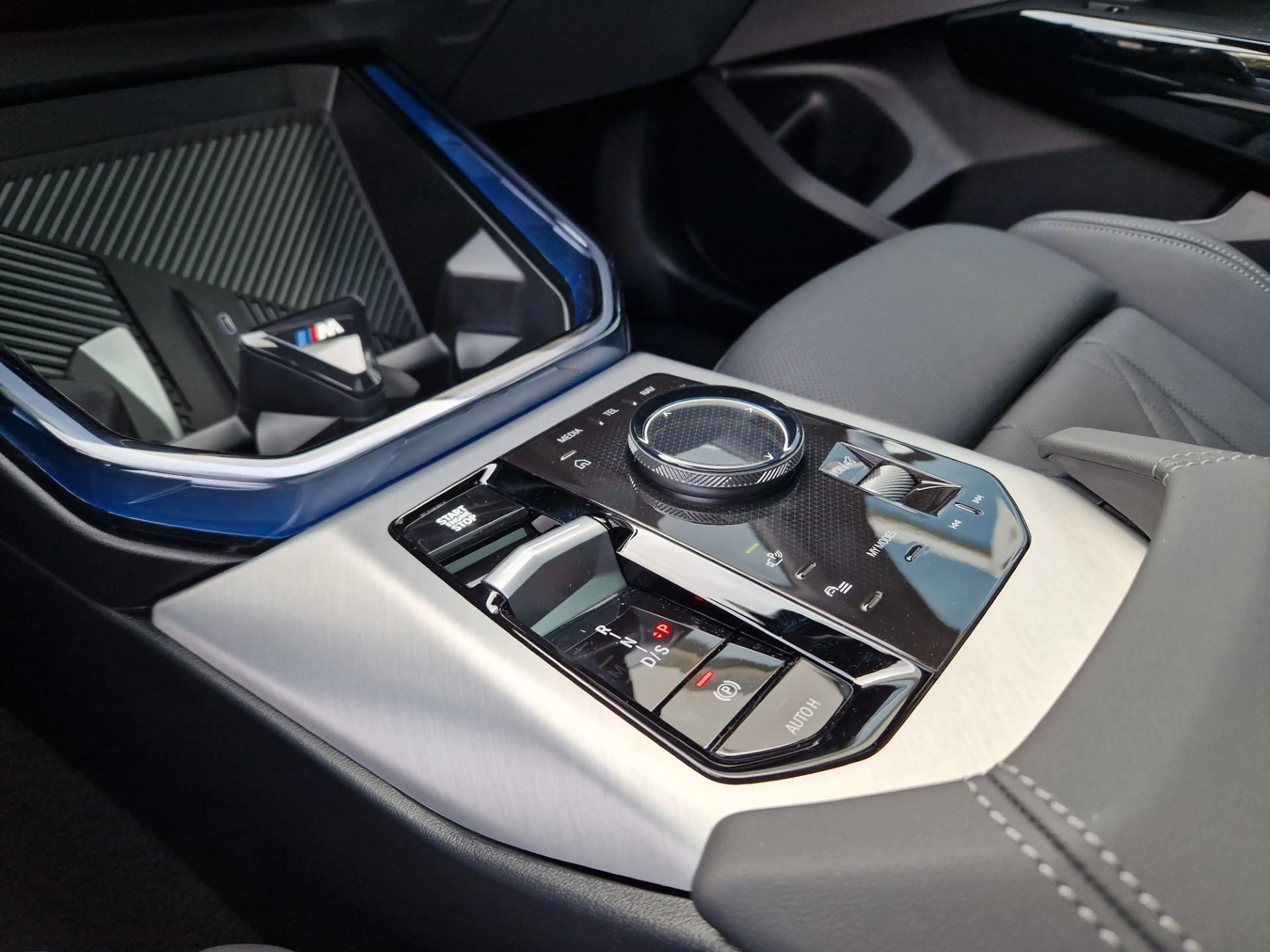 BMW X3 30e xDrive — photo 12