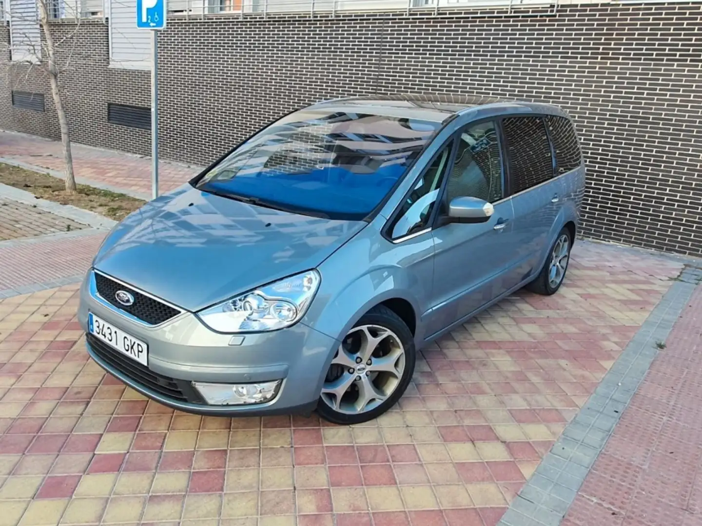 Ford Galaxy 2.2TDci Titanium Gris - 1