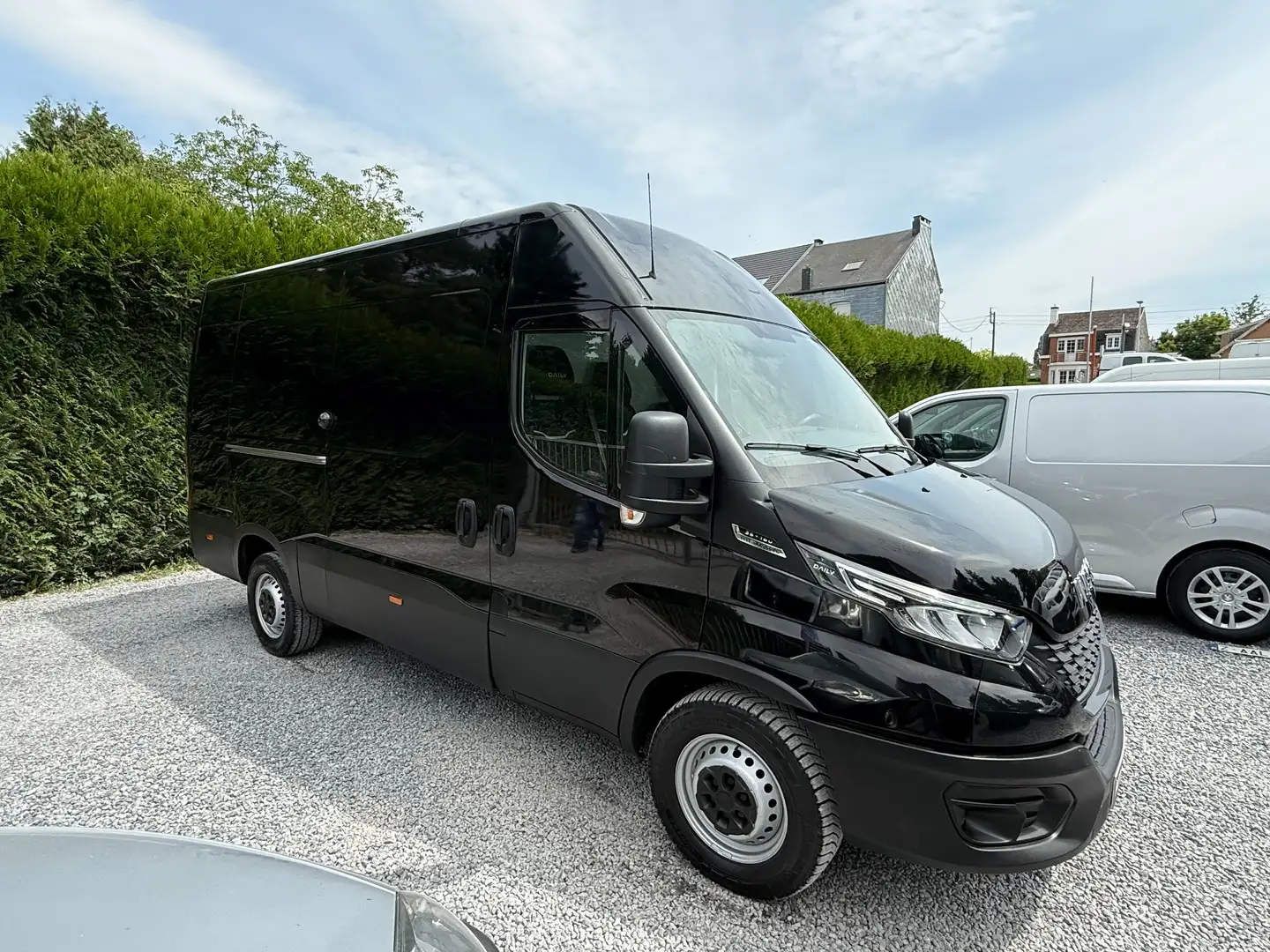 Iveco Daily Daily 35-160 2.3 Turbo Hi-Matic - 89.000 KM - Schwarz - 2