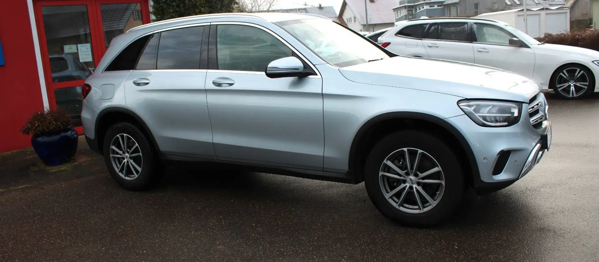 Mercedes-Benz GLC 220 d 4Matic*RFK*LED*TEILLEDER Silber - 2