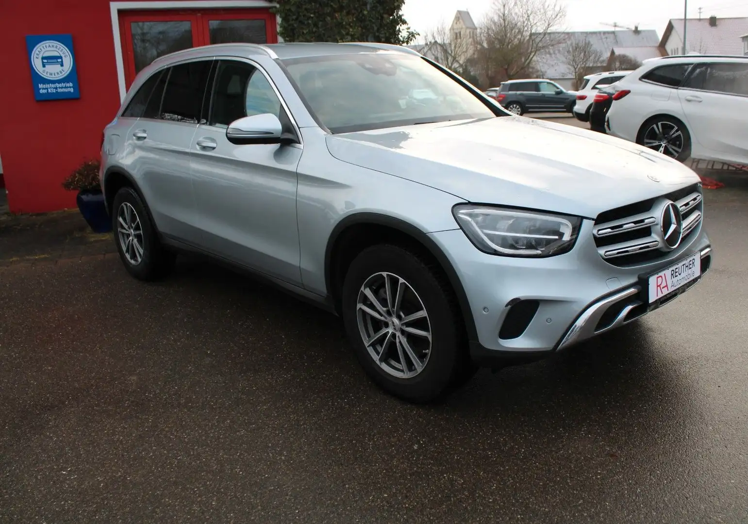Mercedes-Benz GLC 220 d 4Matic*RFK*LED*TEILLEDER Silber - 1