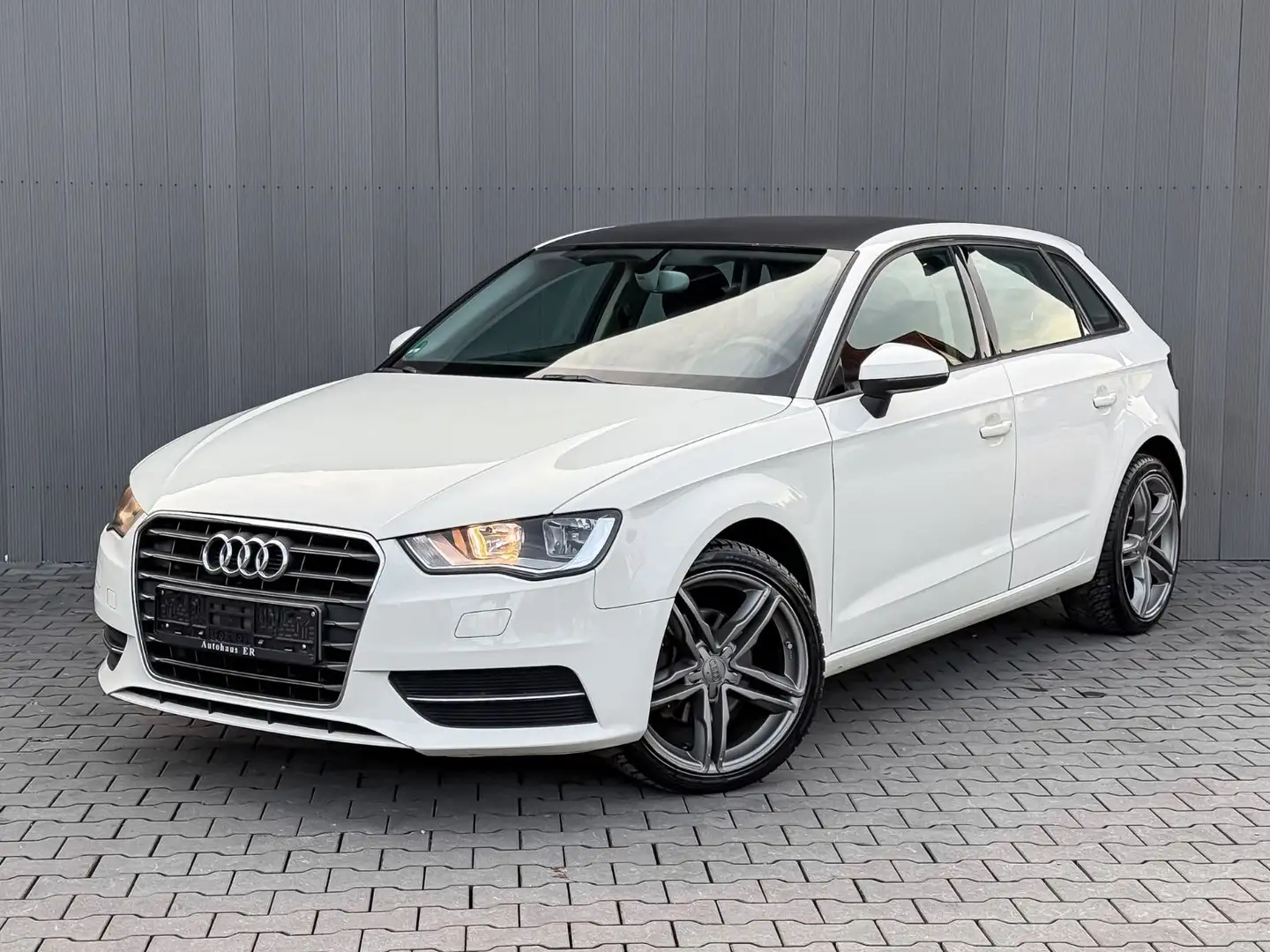 Audi A3 SPORTBACK|S-TRONIC|KLIMAAUT.|18"|++ Weiß - 1