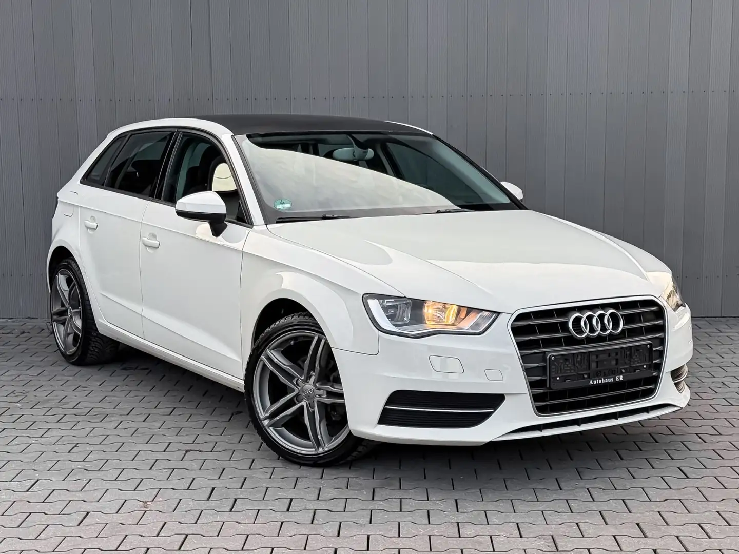 Audi A3 SPORTBACK|S-TRONIC|KLIMAAUT.|18"|++ Weiß - 2